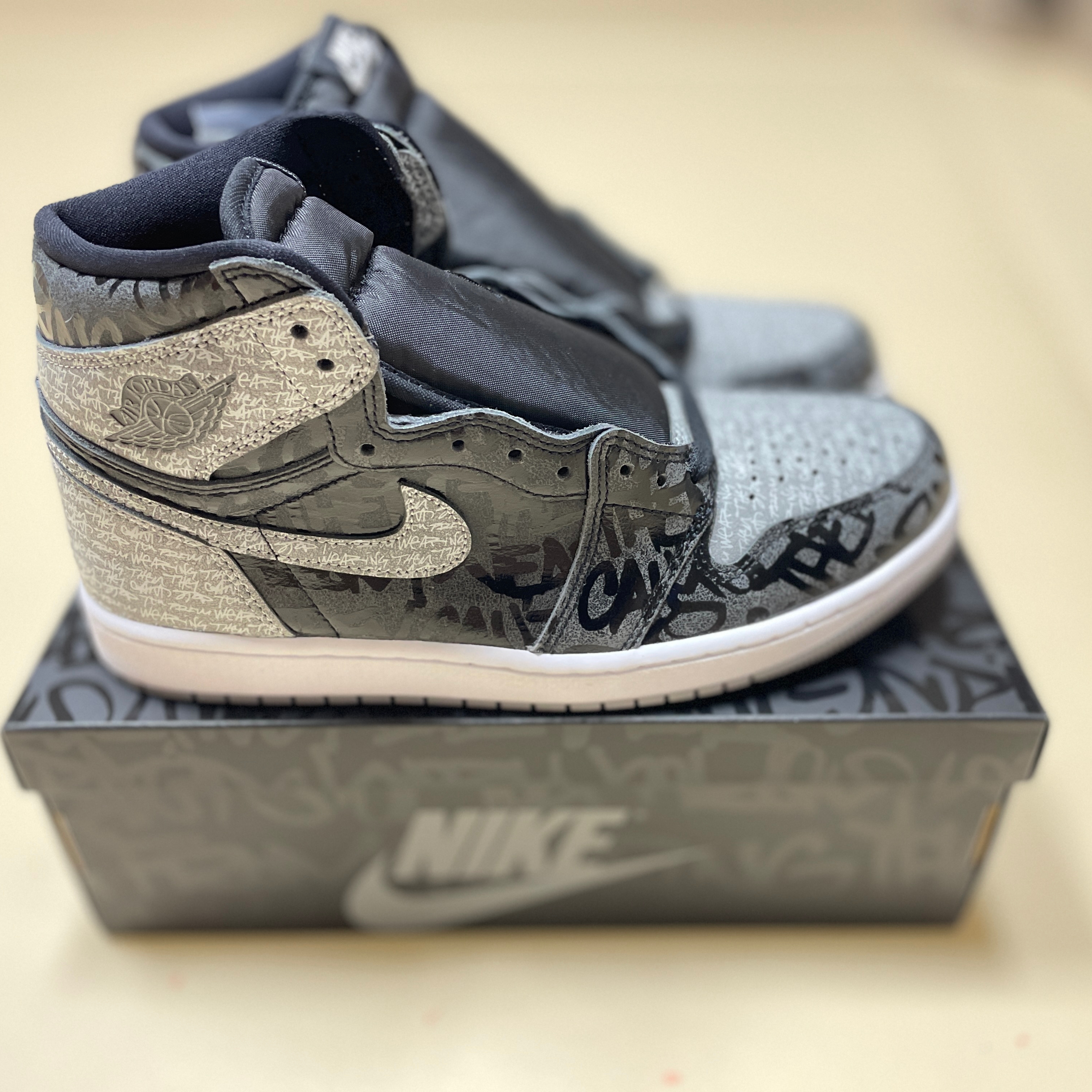 Jordan 1 Retro High OG Rebellionaire 착용 스타일 - 2