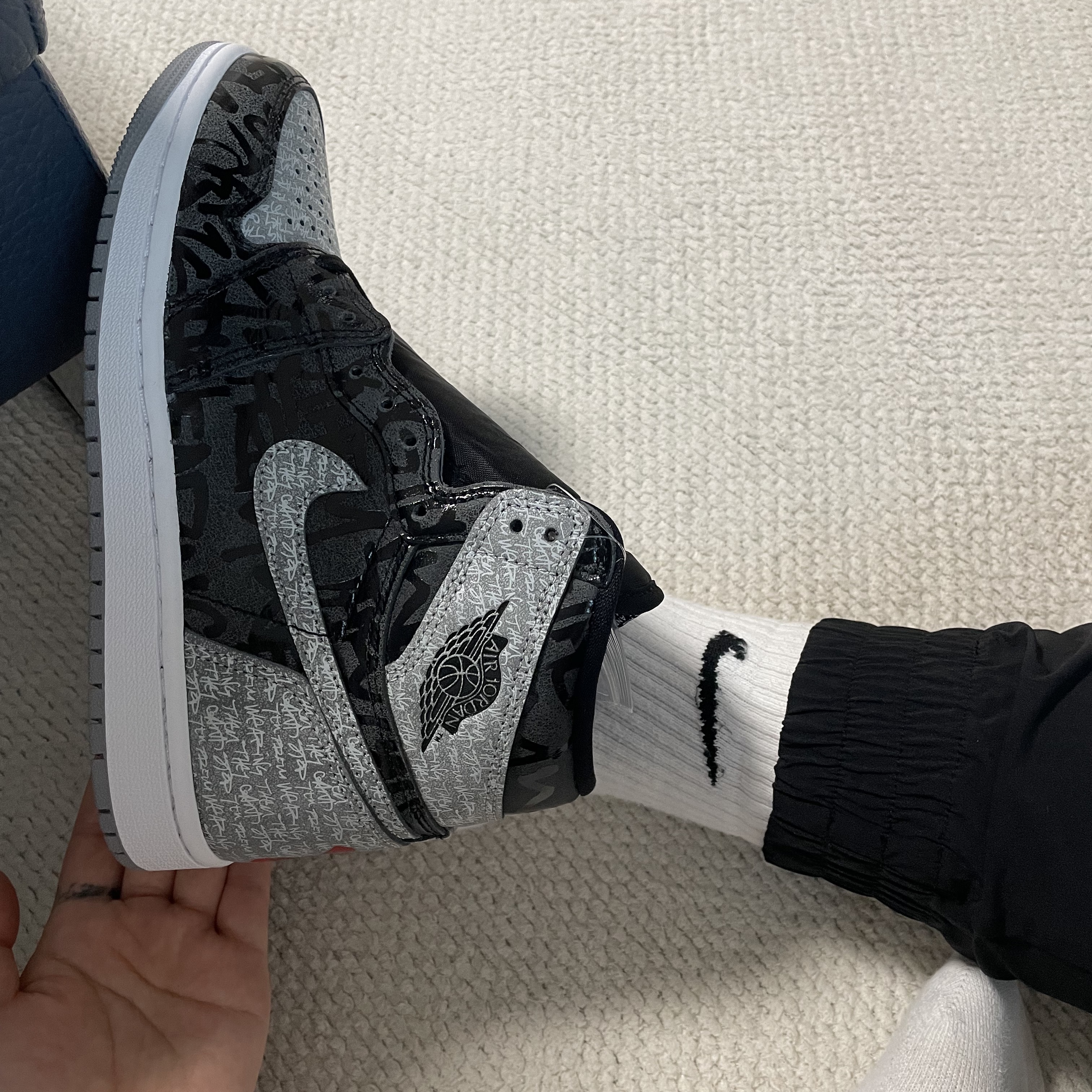 Jordan 1 Retro High OG Rebellionaire 착용 스타일 - 2
