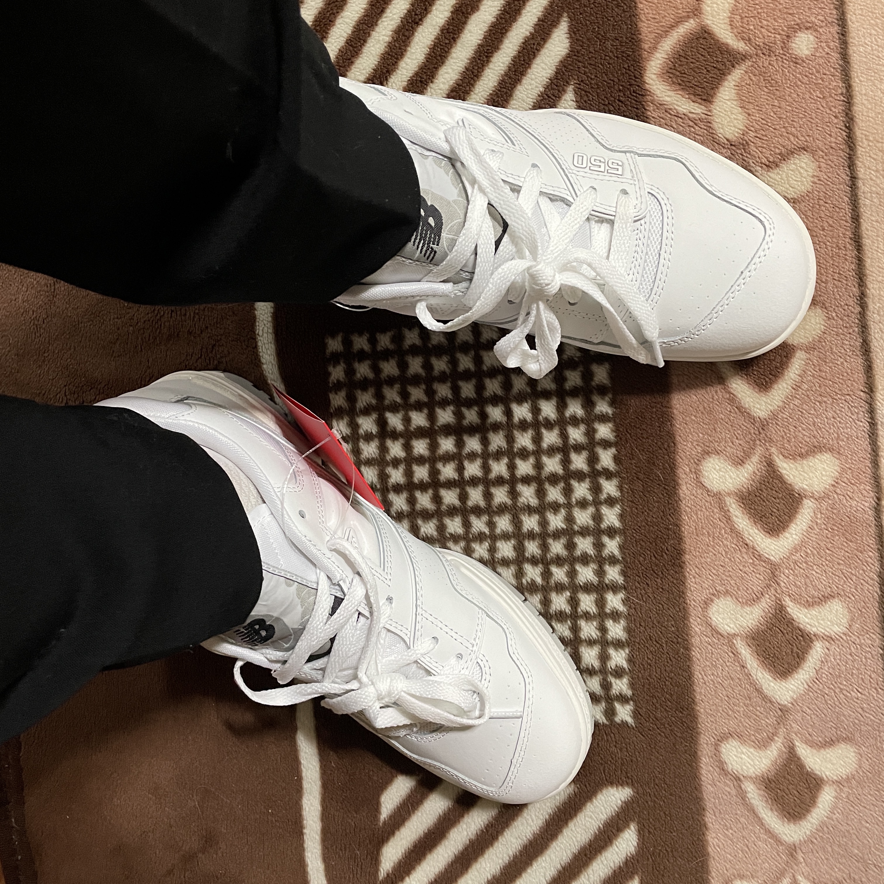 New Balance 550 White - 2E Wide 착용 스타일 - 2