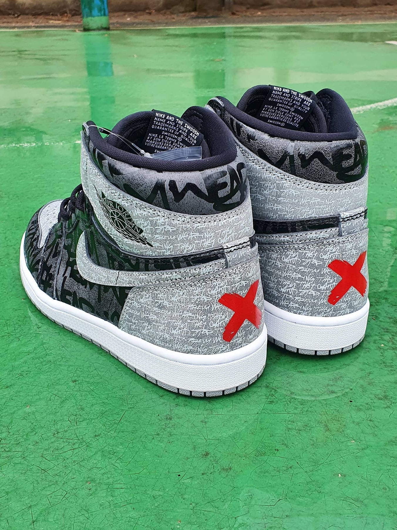 Jordan 1 Retro High OG Rebellionaire 착용 스타일 - 1