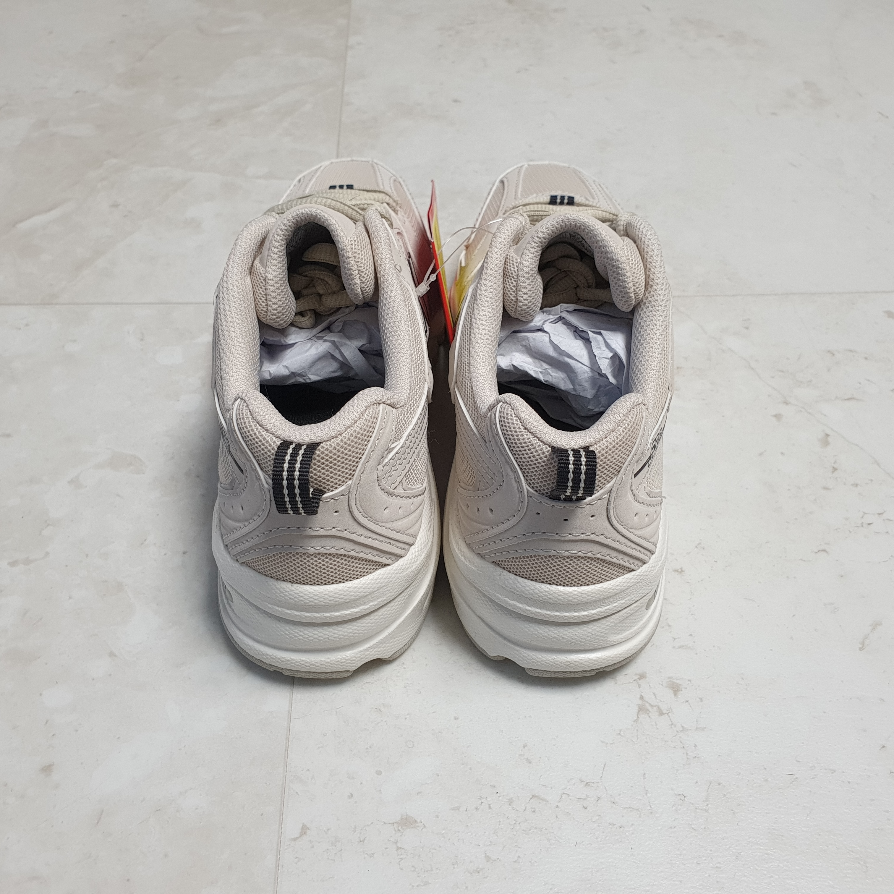 New Balance 530 Ivory 착용 스타일 - 2