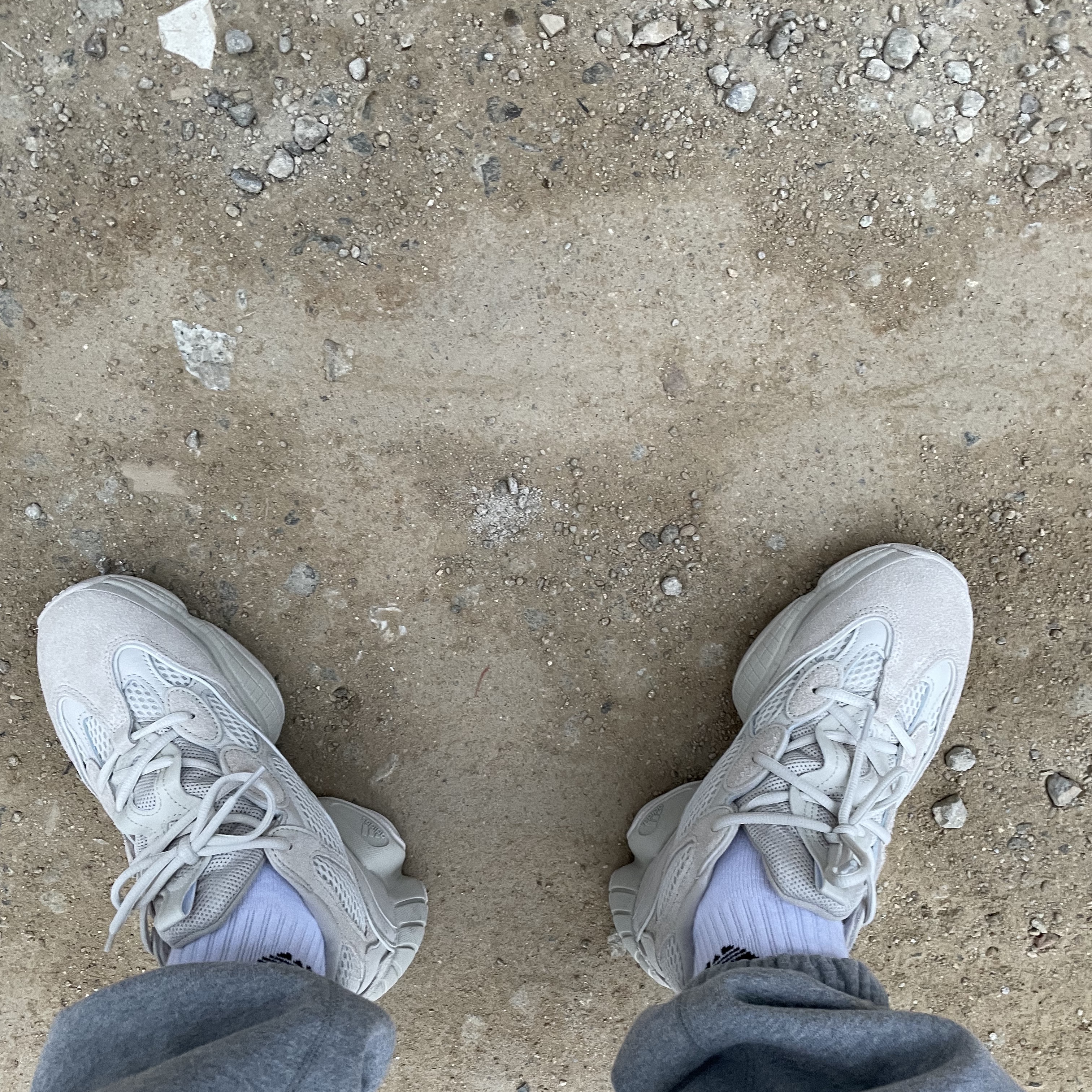 Adidas Yeezy 500 Blush 2022 착용 스타일