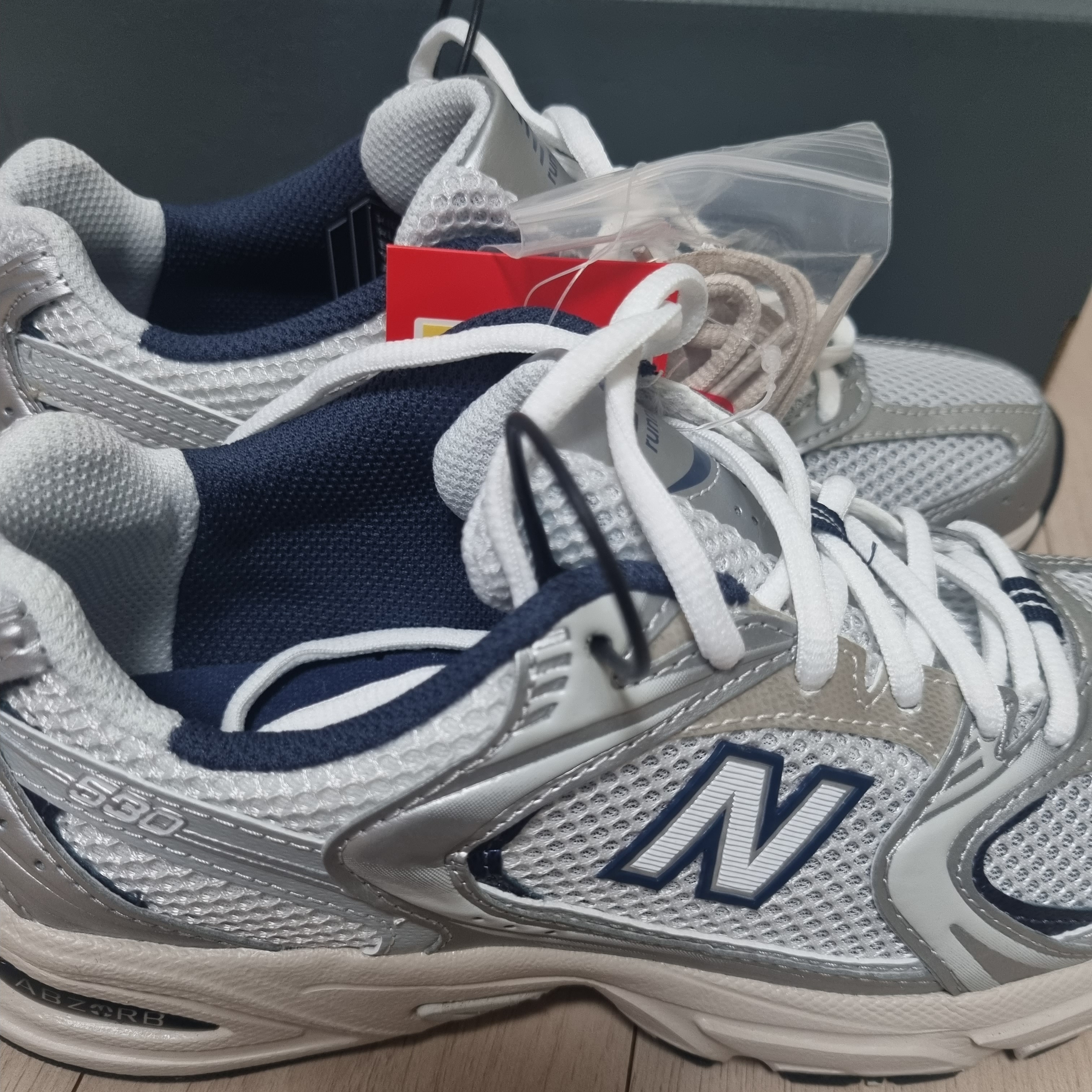 New Balance 530 Steel Grey 착용 스타일