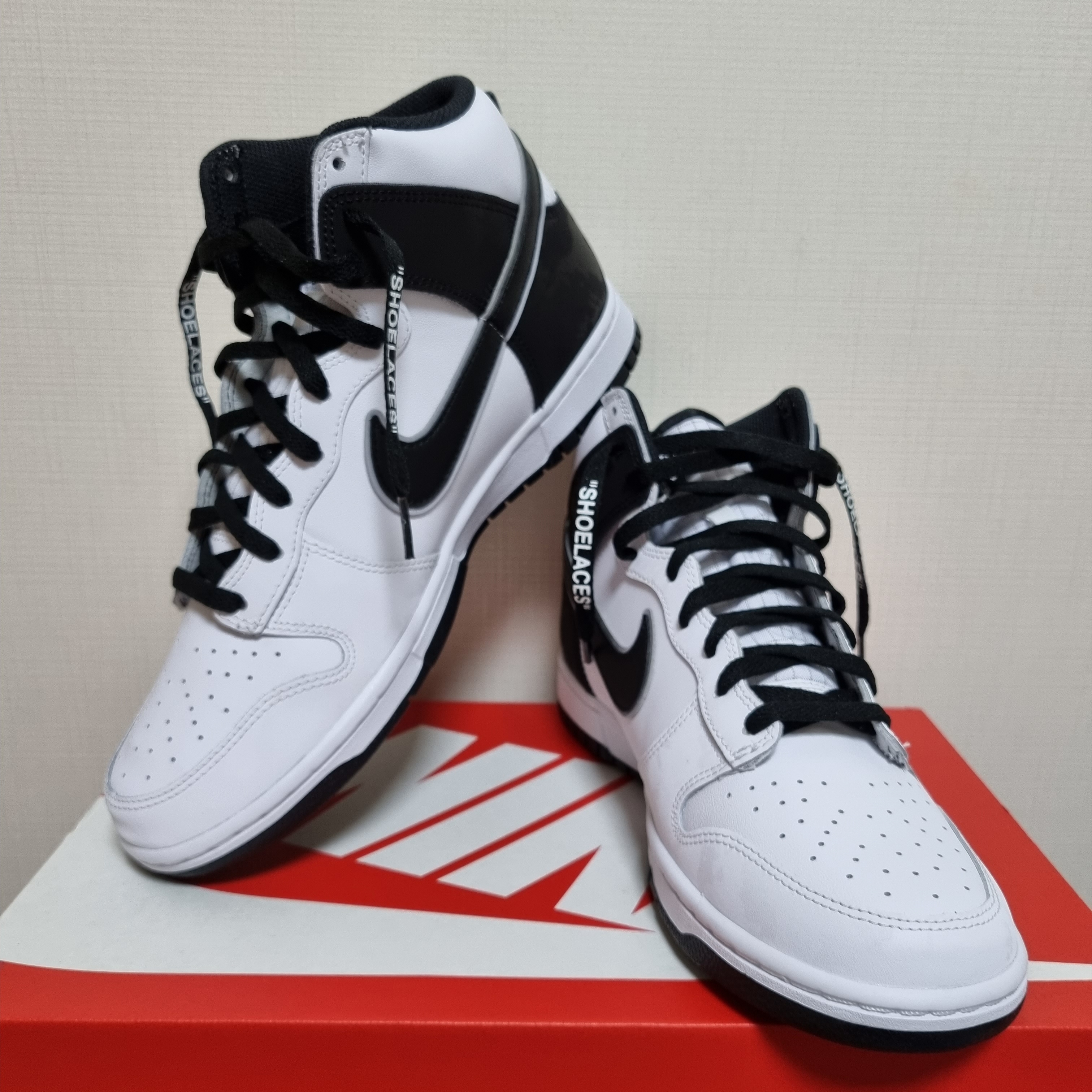 Nike Dunk High Retro SE White Black 착용 스타일 - 2