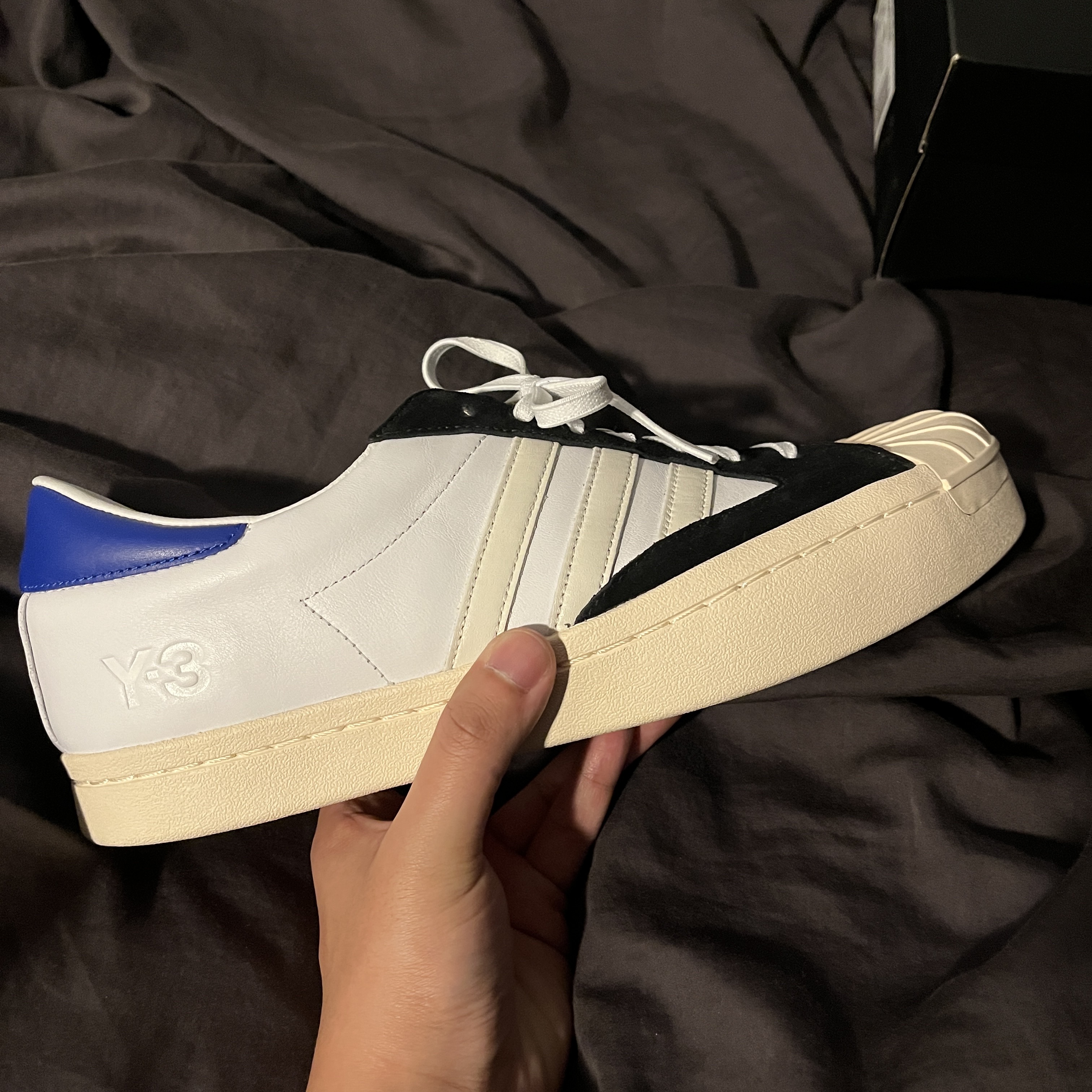 Y-3 Yohji Star Cloud White Bold Blue 착용 스타일 - 2