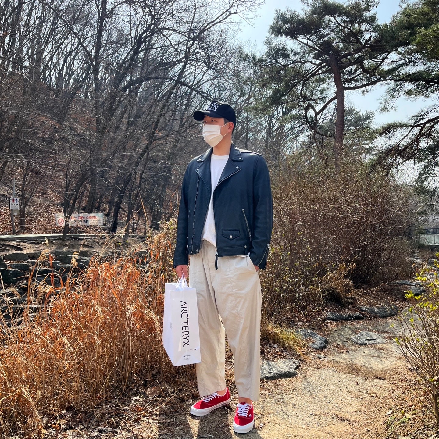 Vans Vault OG Authentic LX Red 착용 스타일 - 2