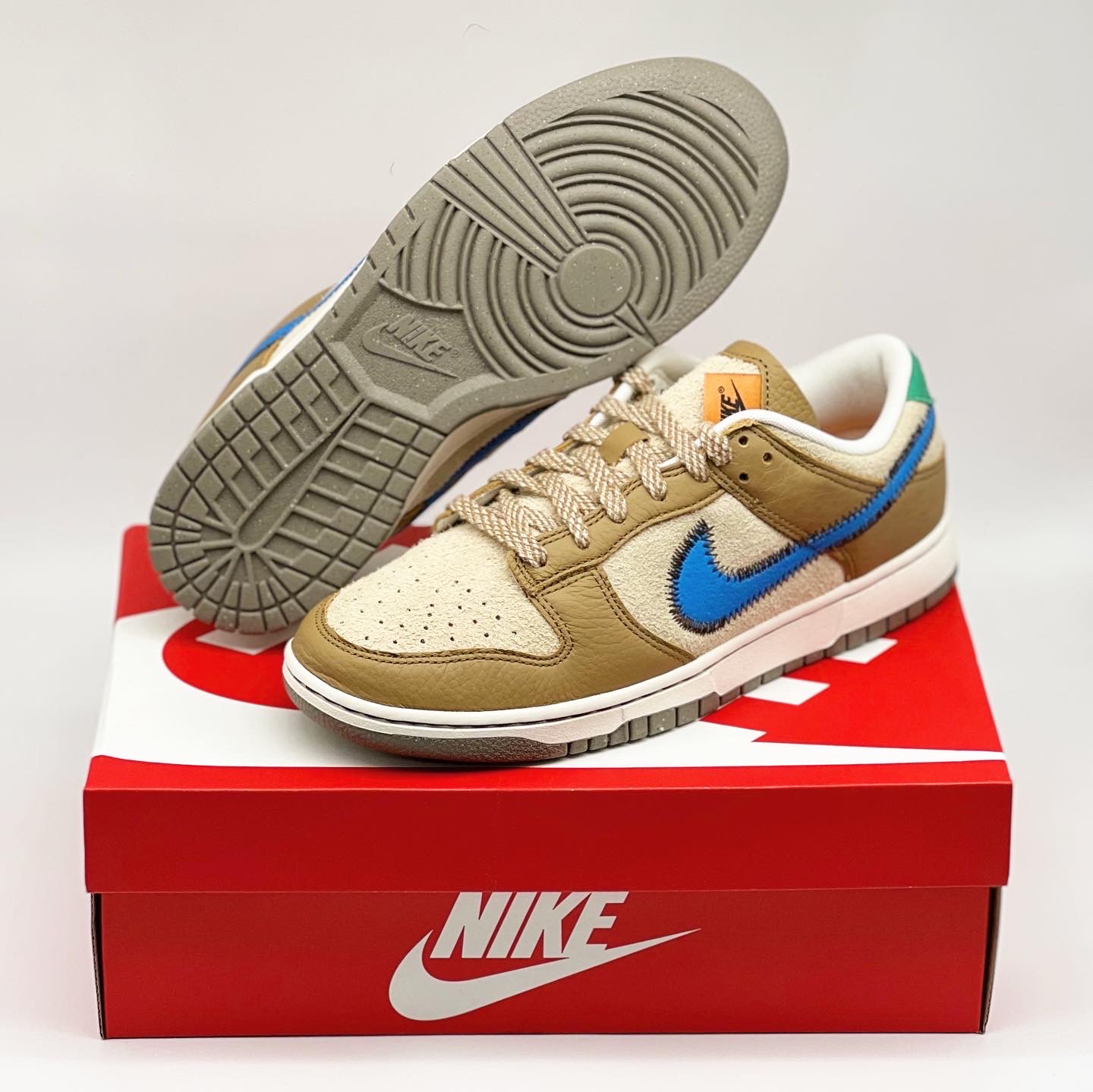 Nike x Size? Dunk Low Dark Driftwood Photo Blue 착용 스타일 - 1