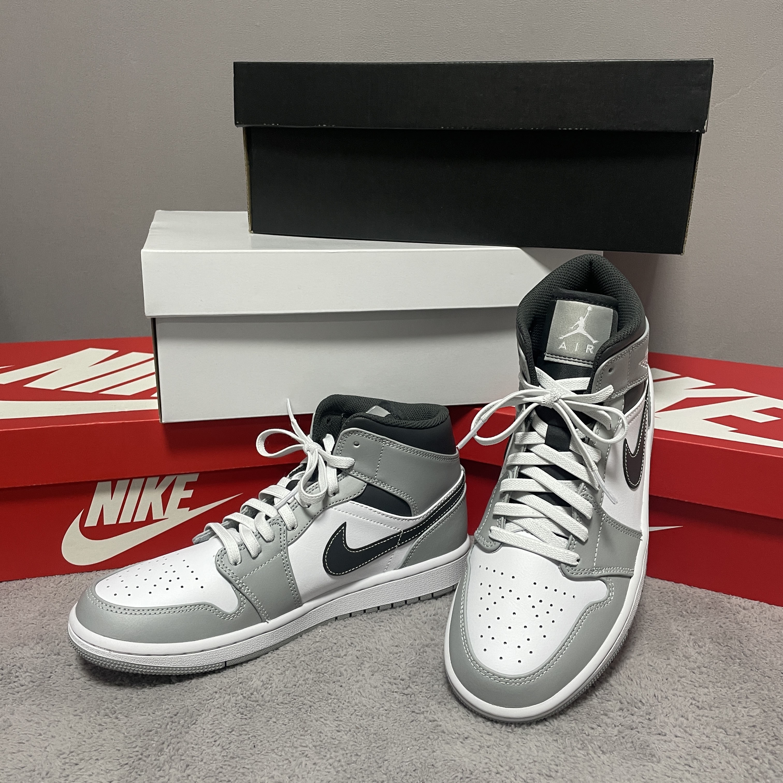 Jordan 1 Mid Light Smoke Grey Anthracite 착용 스타일