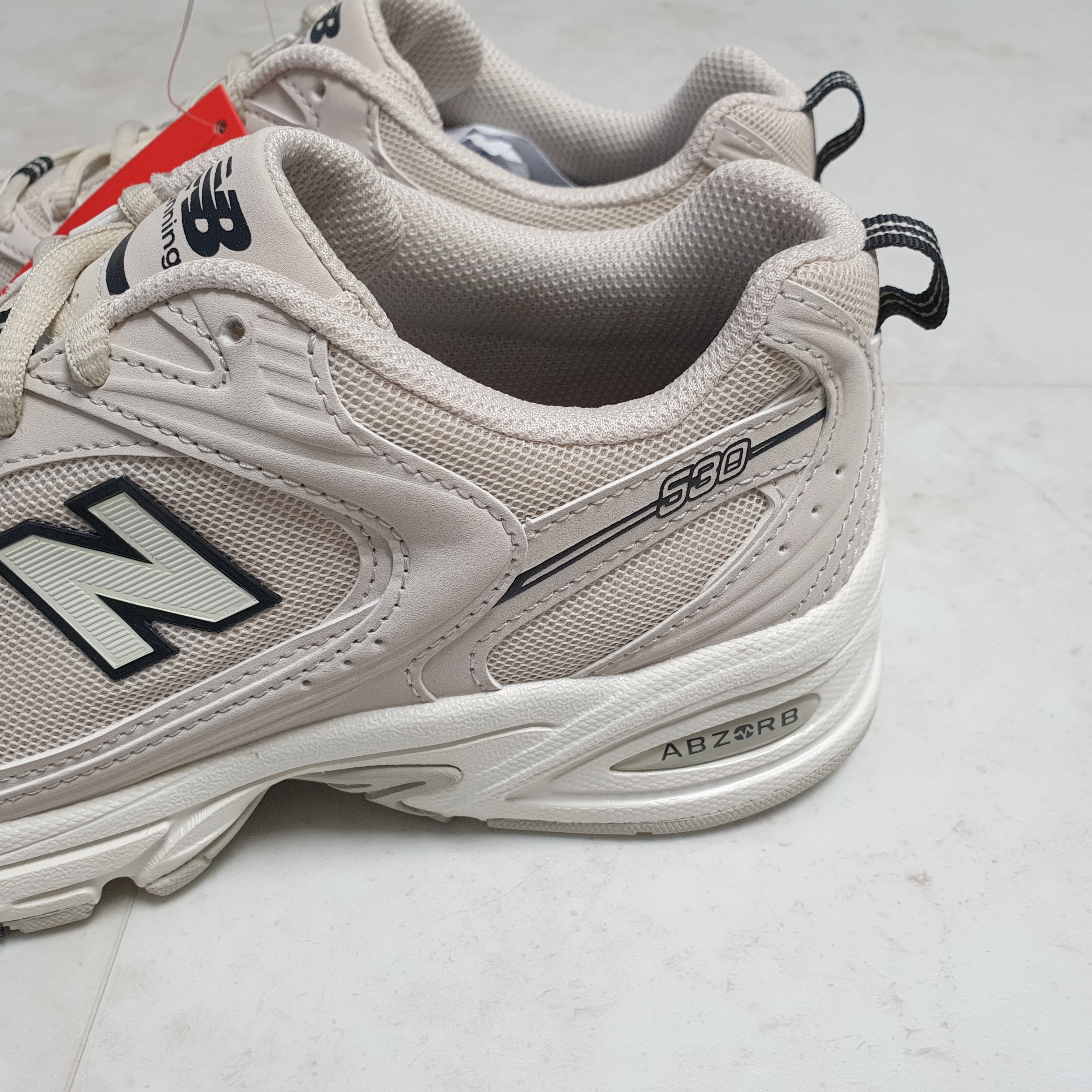 New Balance 530 Ivory 착용 스타일 - 3