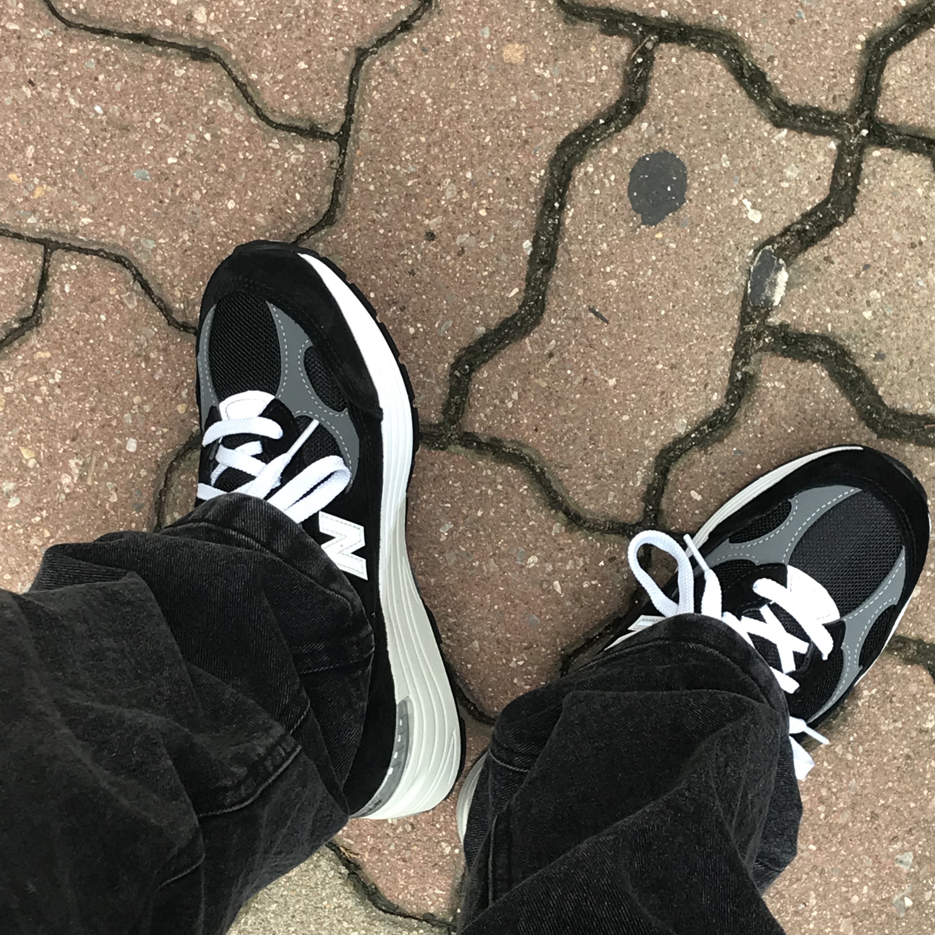 New Balance 992 Made in USA Black Grey 착용 스타일