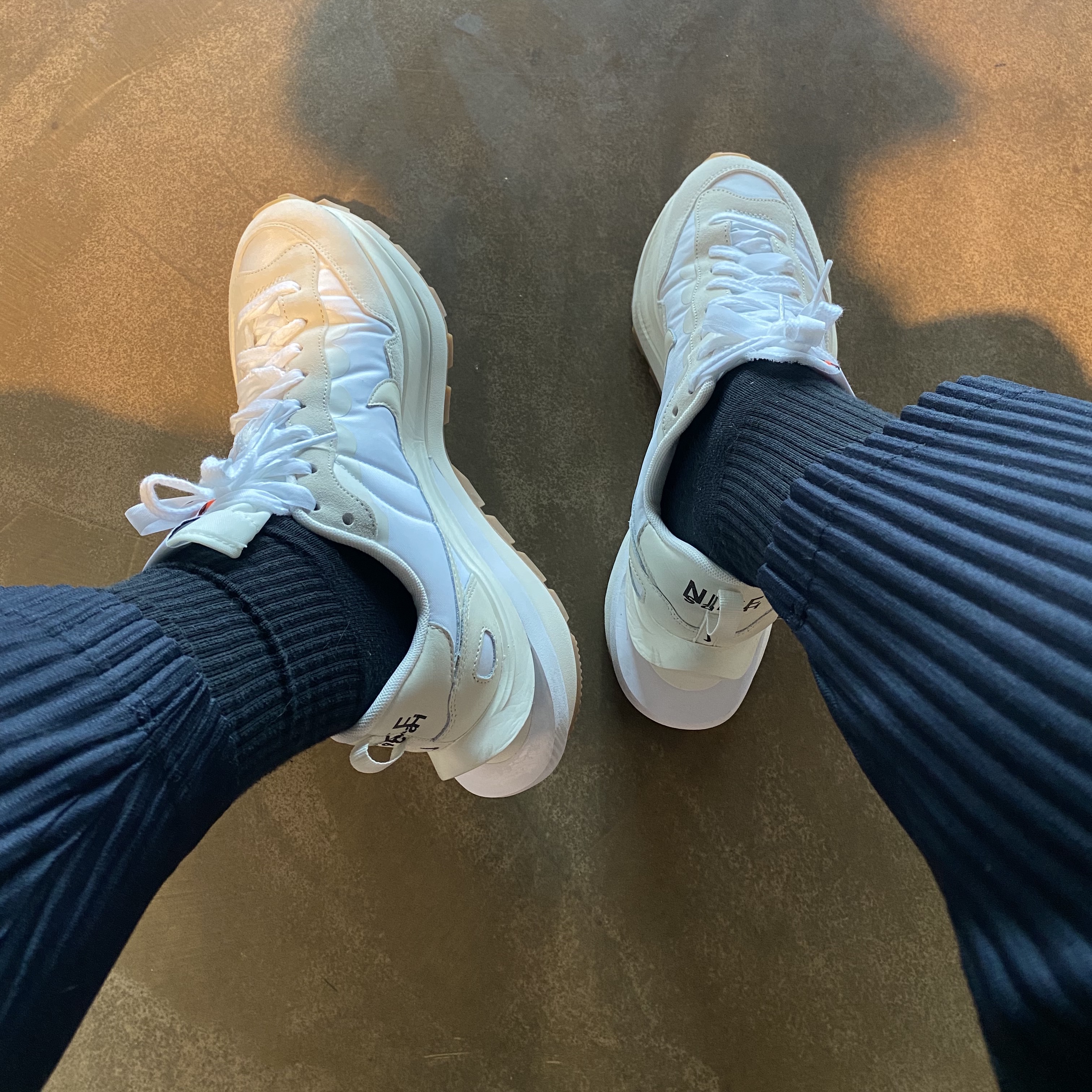 Nike x Sacai VaporWaffle White and Gum 착용 스타일