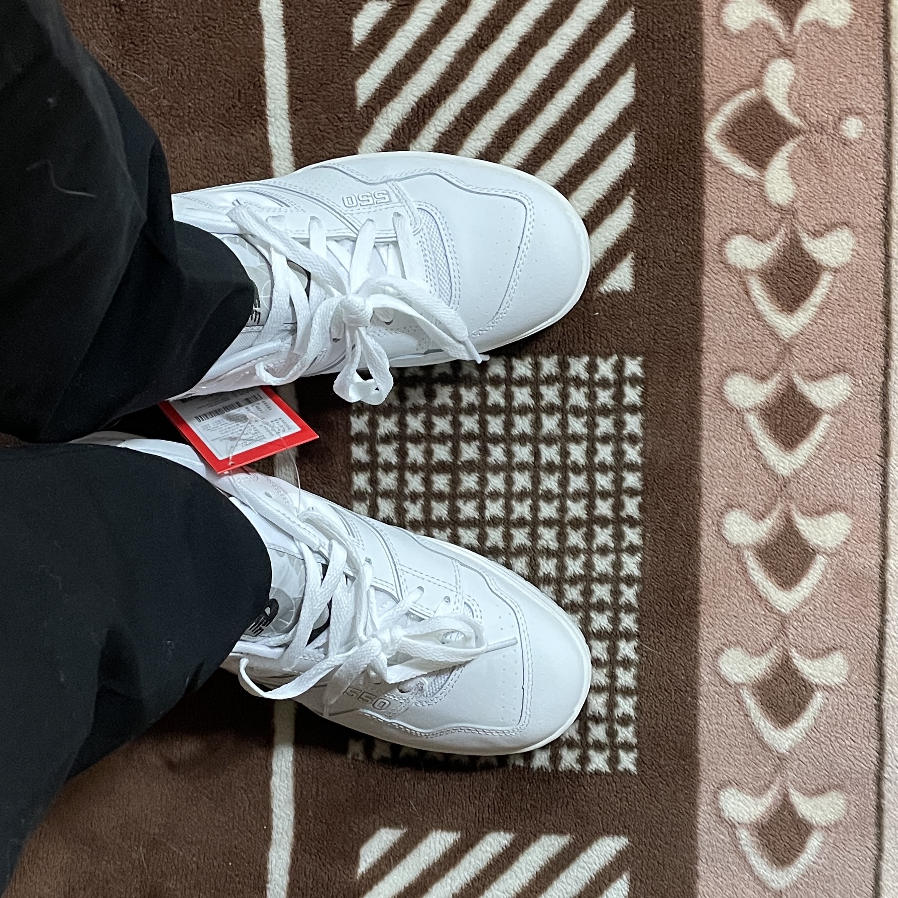 New Balance 550 White - 2E Wide 착용 스타일 - 1