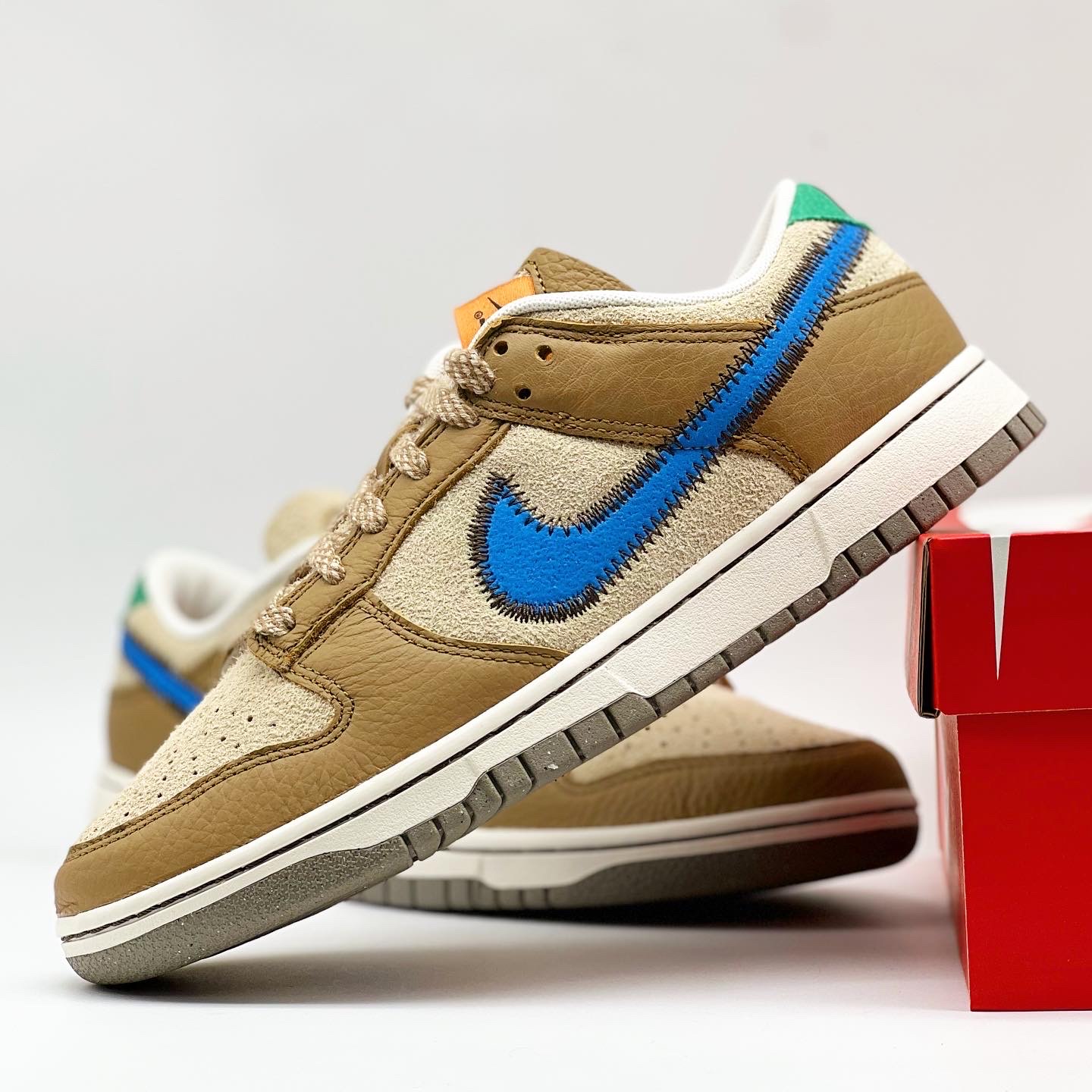 Nike x Size? Dunk Low Dark Driftwood Photo Blue 착용 스타일 - 4