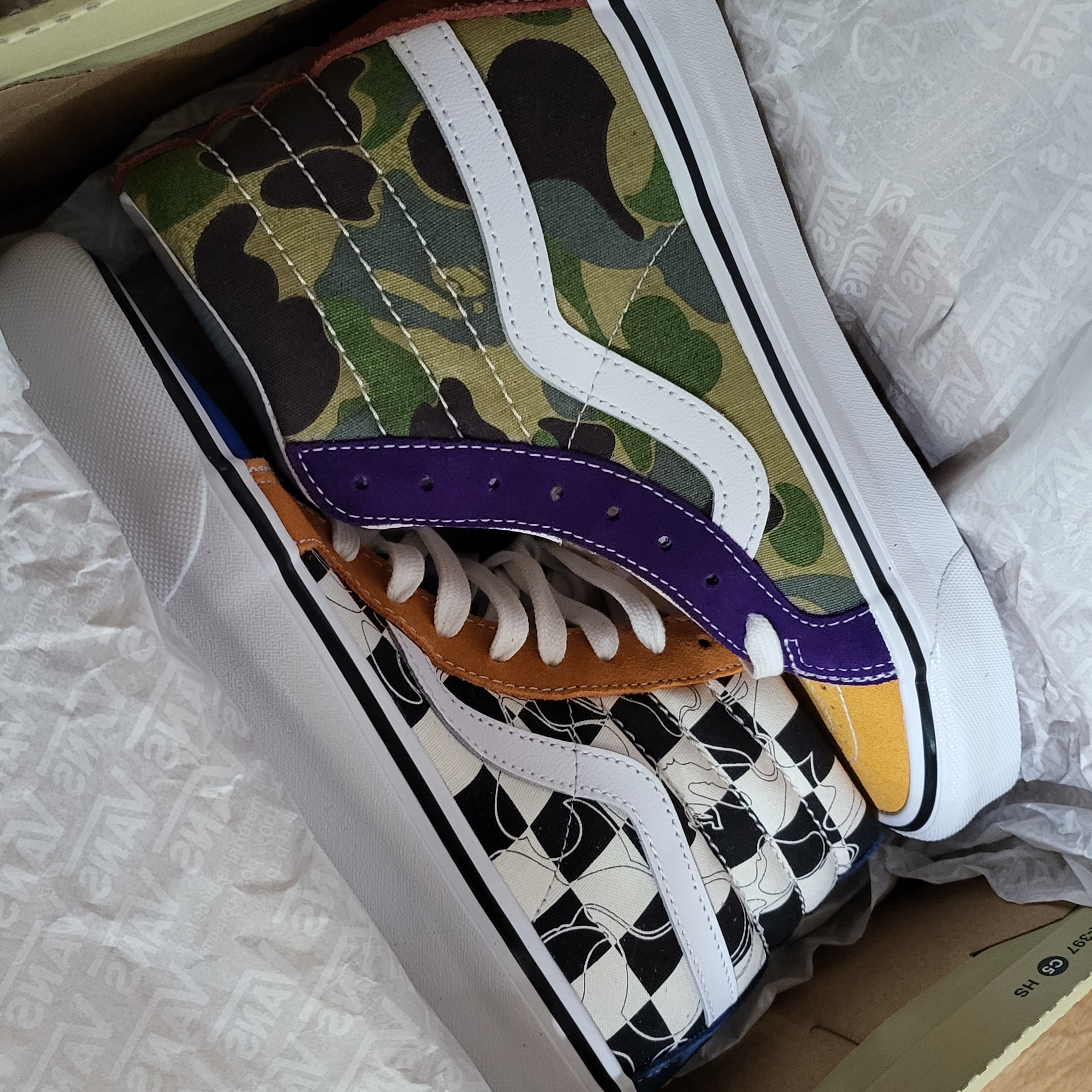 Vans x BAPE Sk8-Hi 38 DX Blue Multi 착용 스타일 - 3
