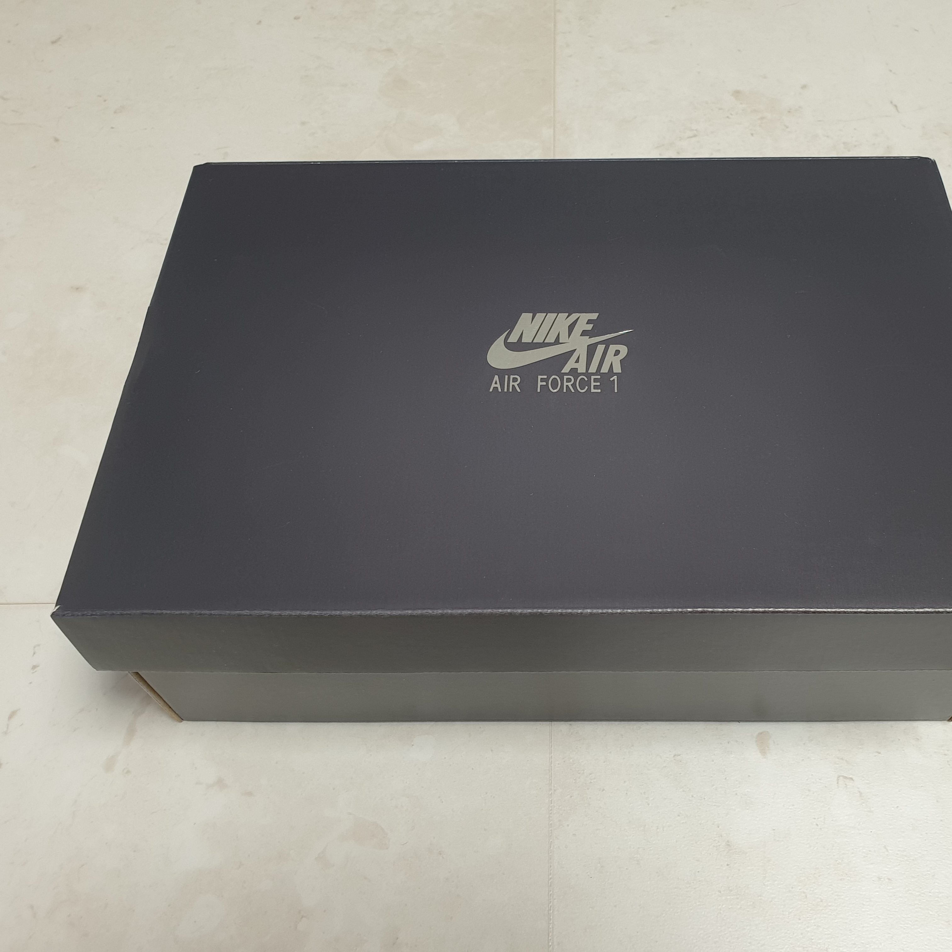Nike Air Force 1 '07 LV8 Athletic Club Black Dark Sulfur 착용 스타일 - 3