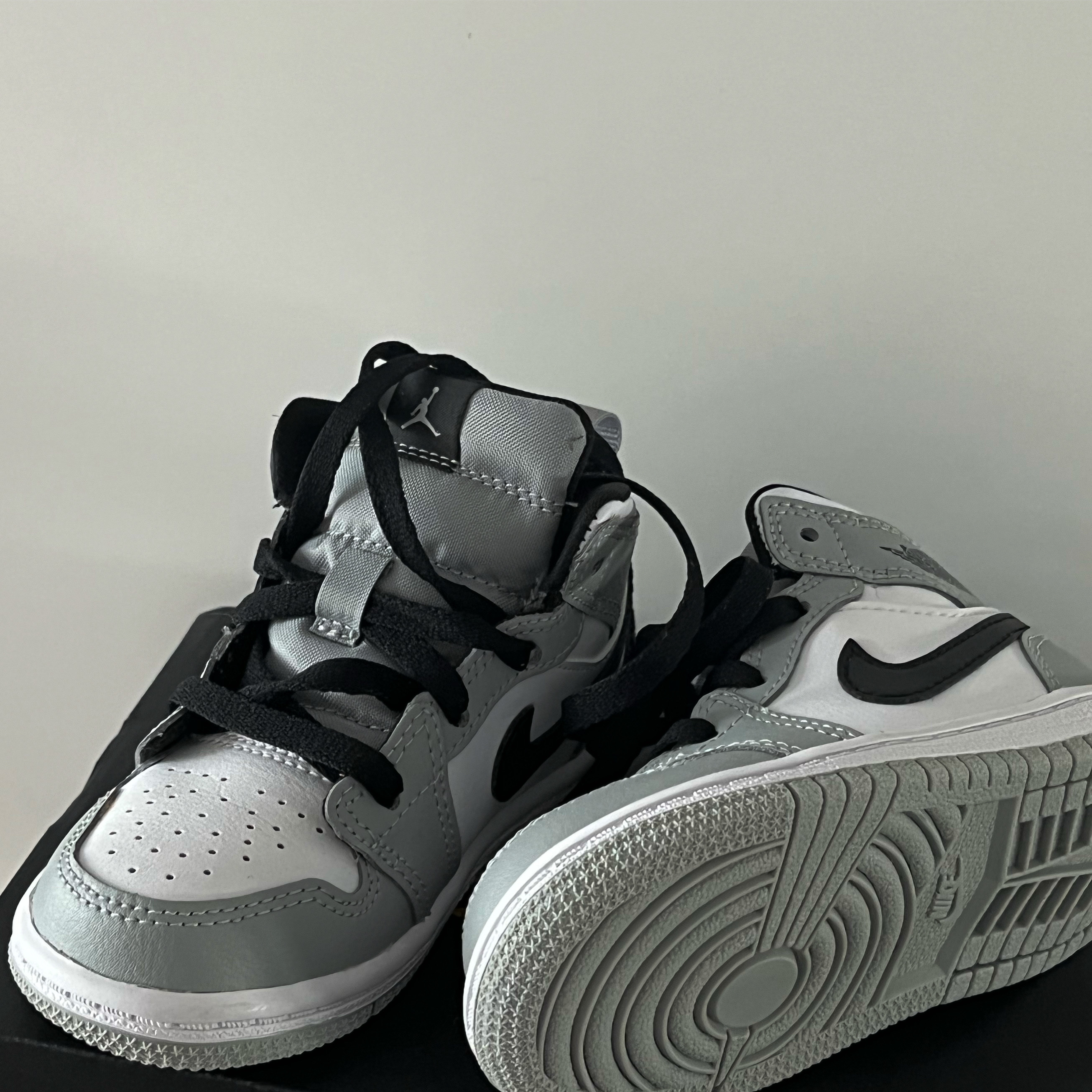 (TD) Jordan 1 Mid Light Smoke Grey 착용 스타일