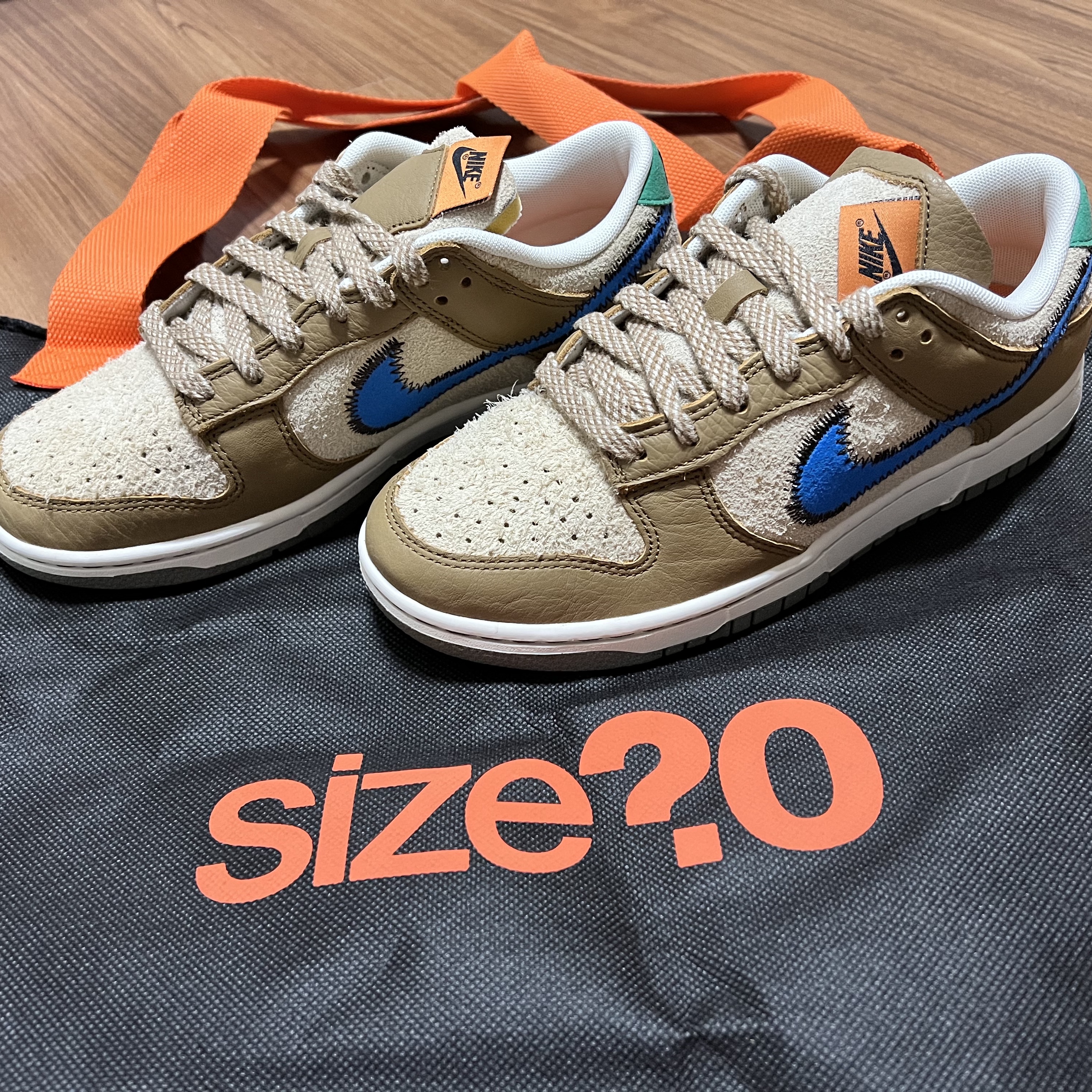 Nike x Size? Dunk Low Dark Driftwood Photo Blue 착용 스타일