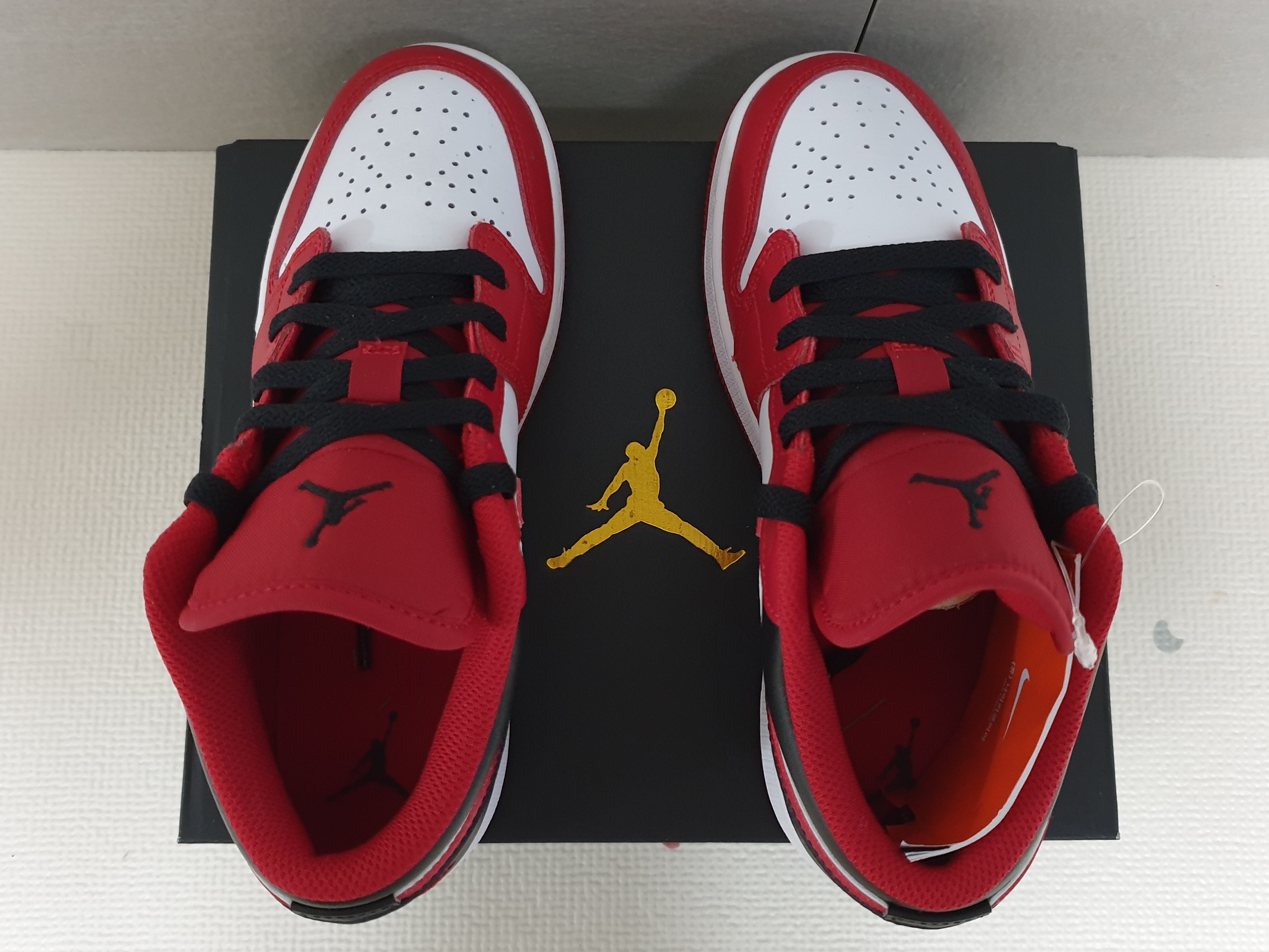 (GS) Jordan 1 Low White Gym Red Black 착용 스타일 - 4