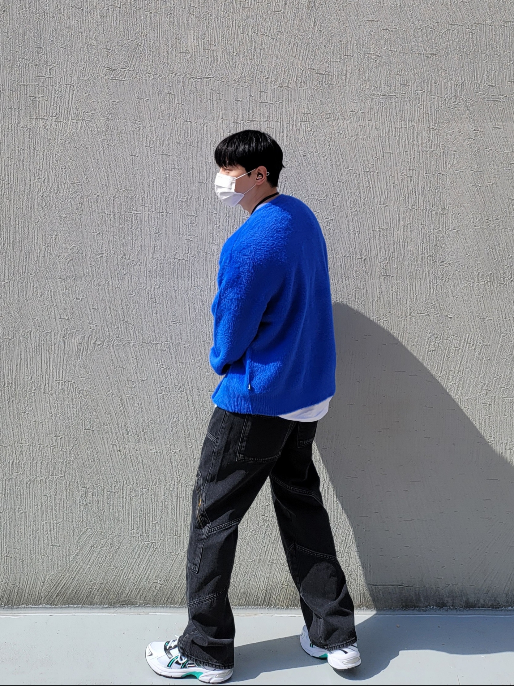 Asics Gel-1130 White Black, Stussy Shaggy Cardigan Royal Blue 착용 스타일