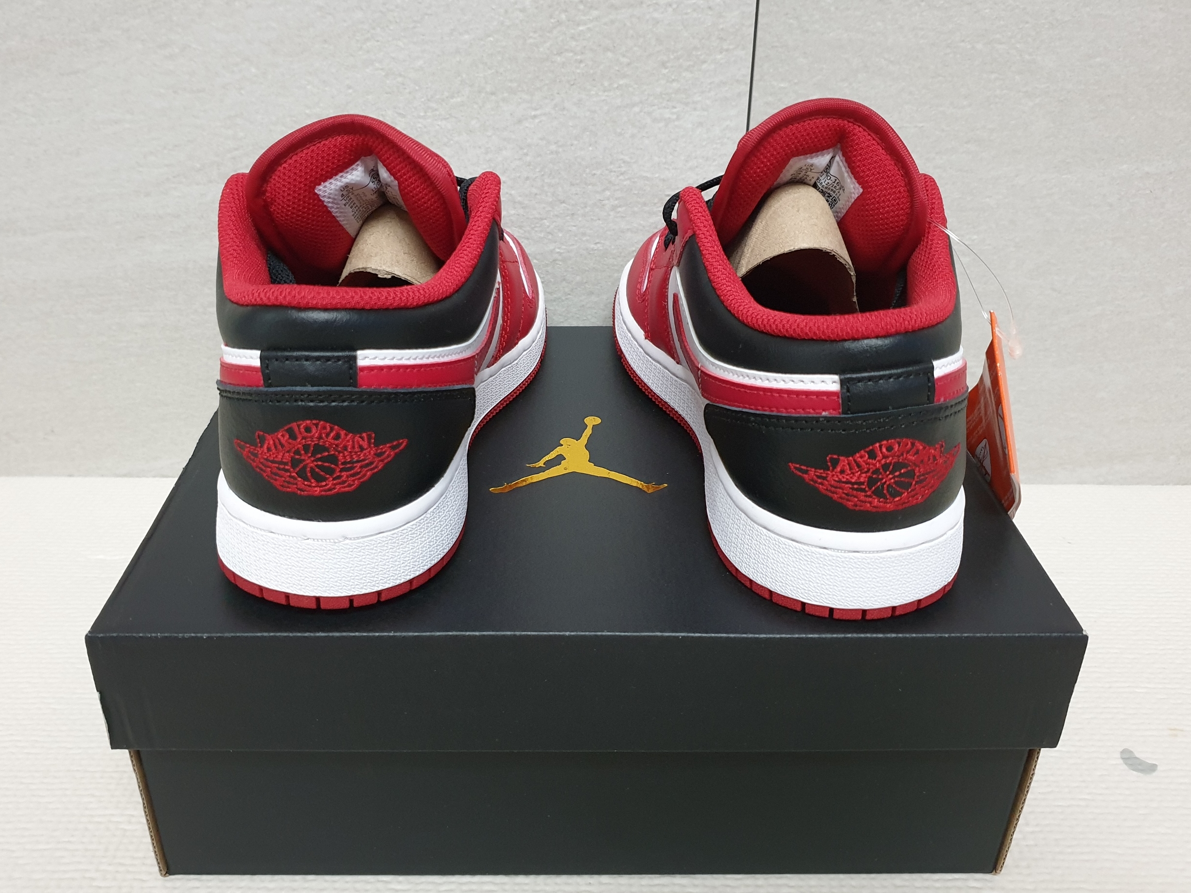 (GS) Jordan 1 Low White Gym Red Black 착용 스타일 - 3