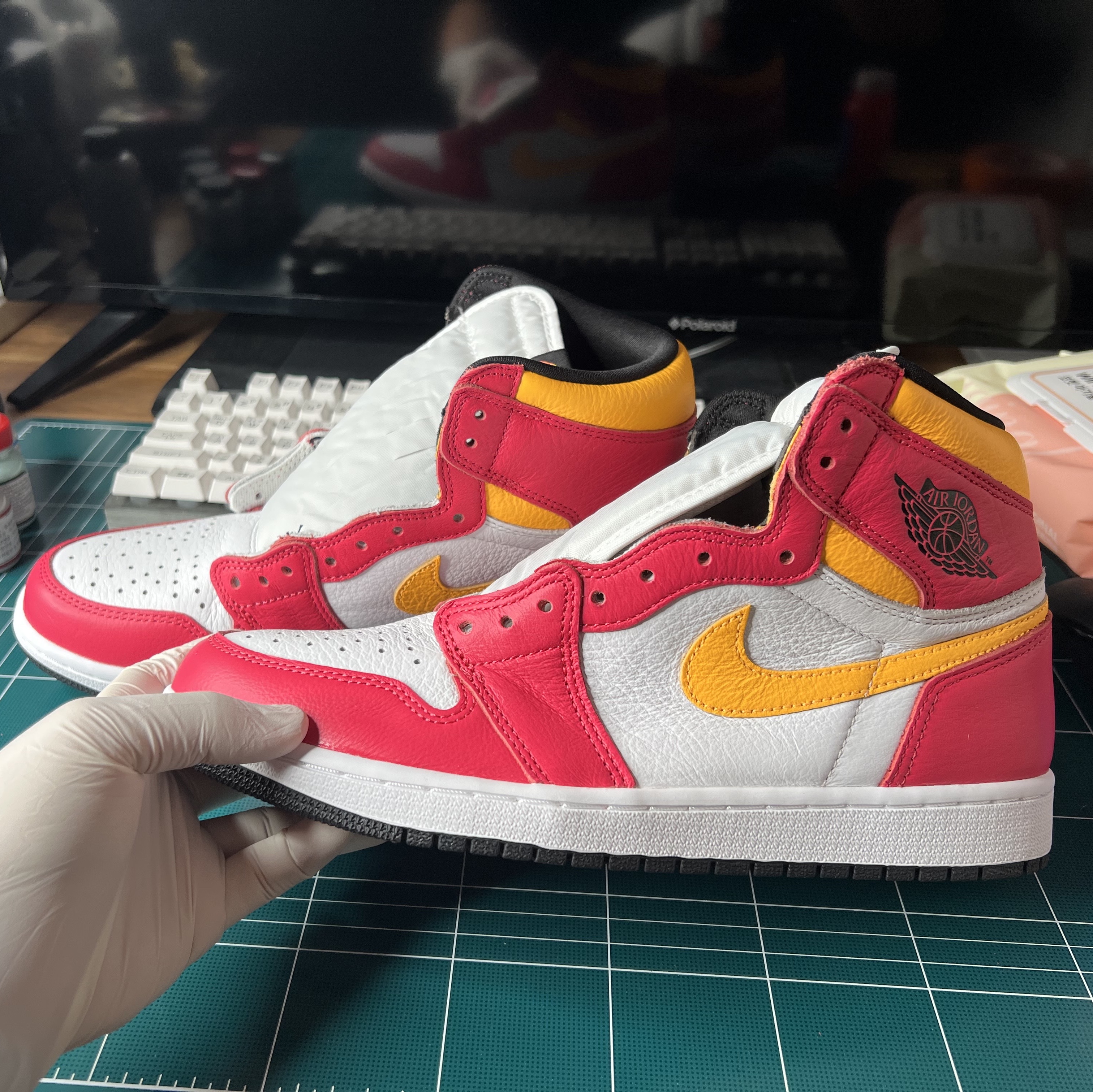 Jordan 1 Retro High OG Light Fusion Red 착용 스타일 - 1