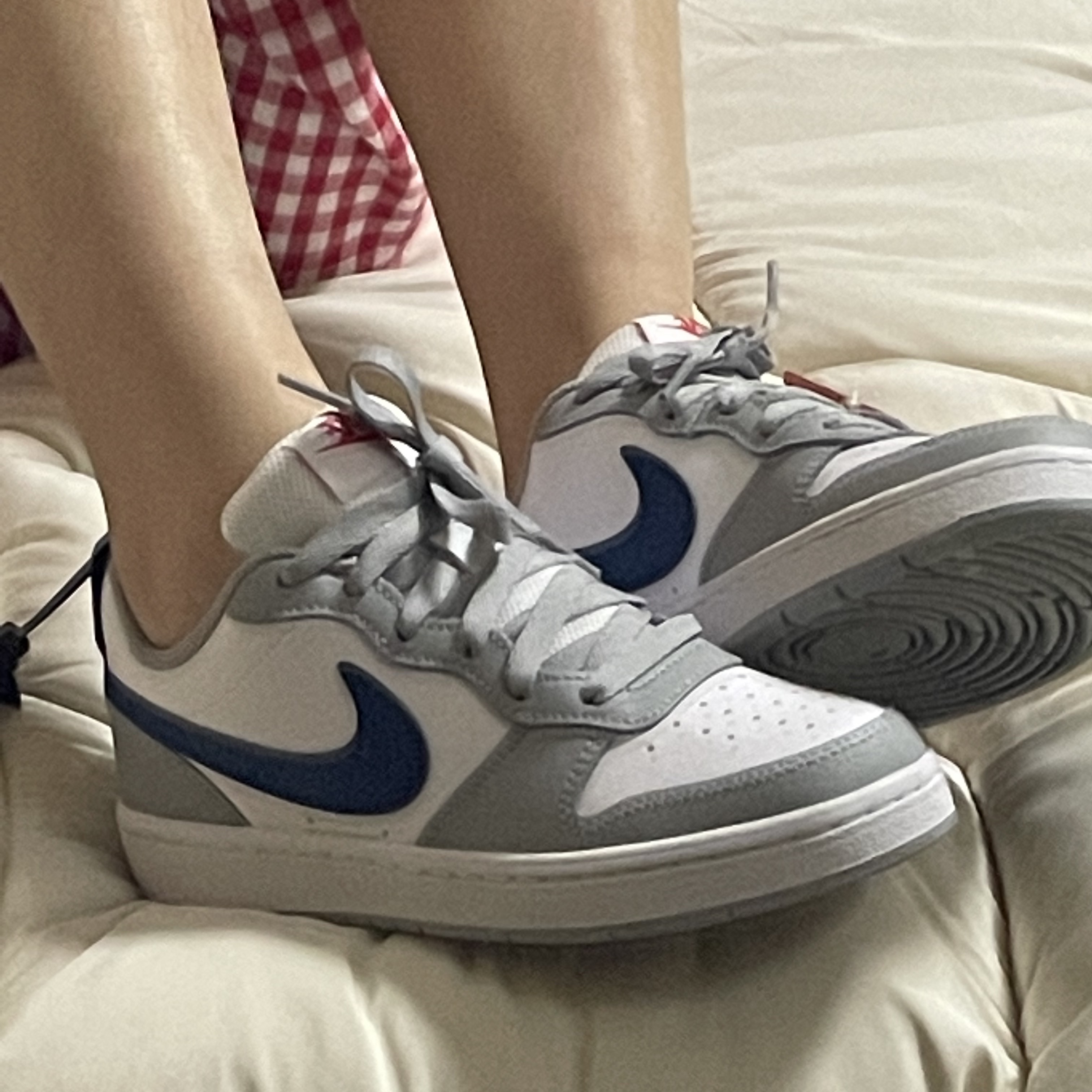 (GS) Nike Court Borough Low 2 Light Smoke Grey 착용 스타일 - 1