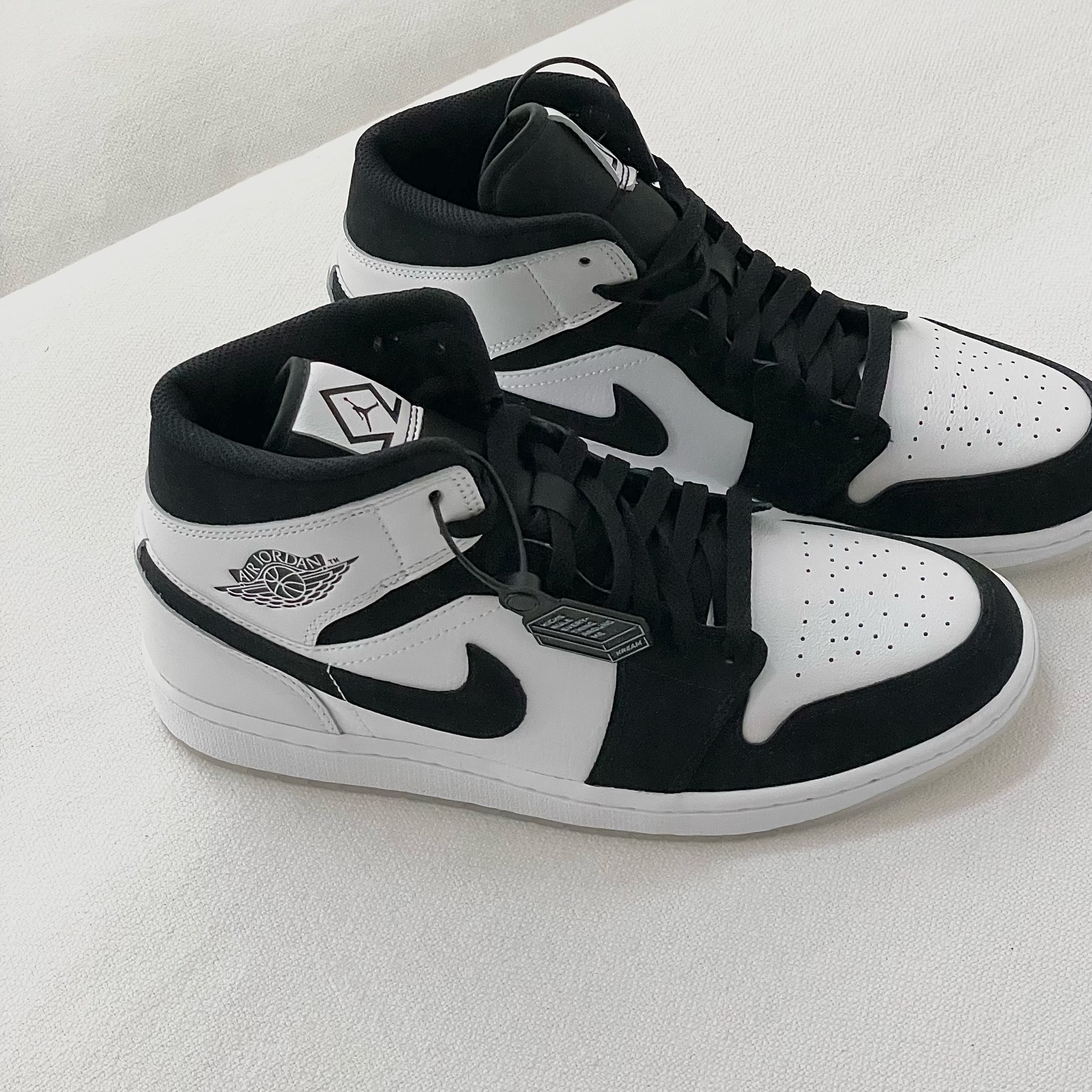 Jordan 1 Mid SE Diamond, (GS) Jordan 1 Mid SE Diamond 착용 스타일 - 2