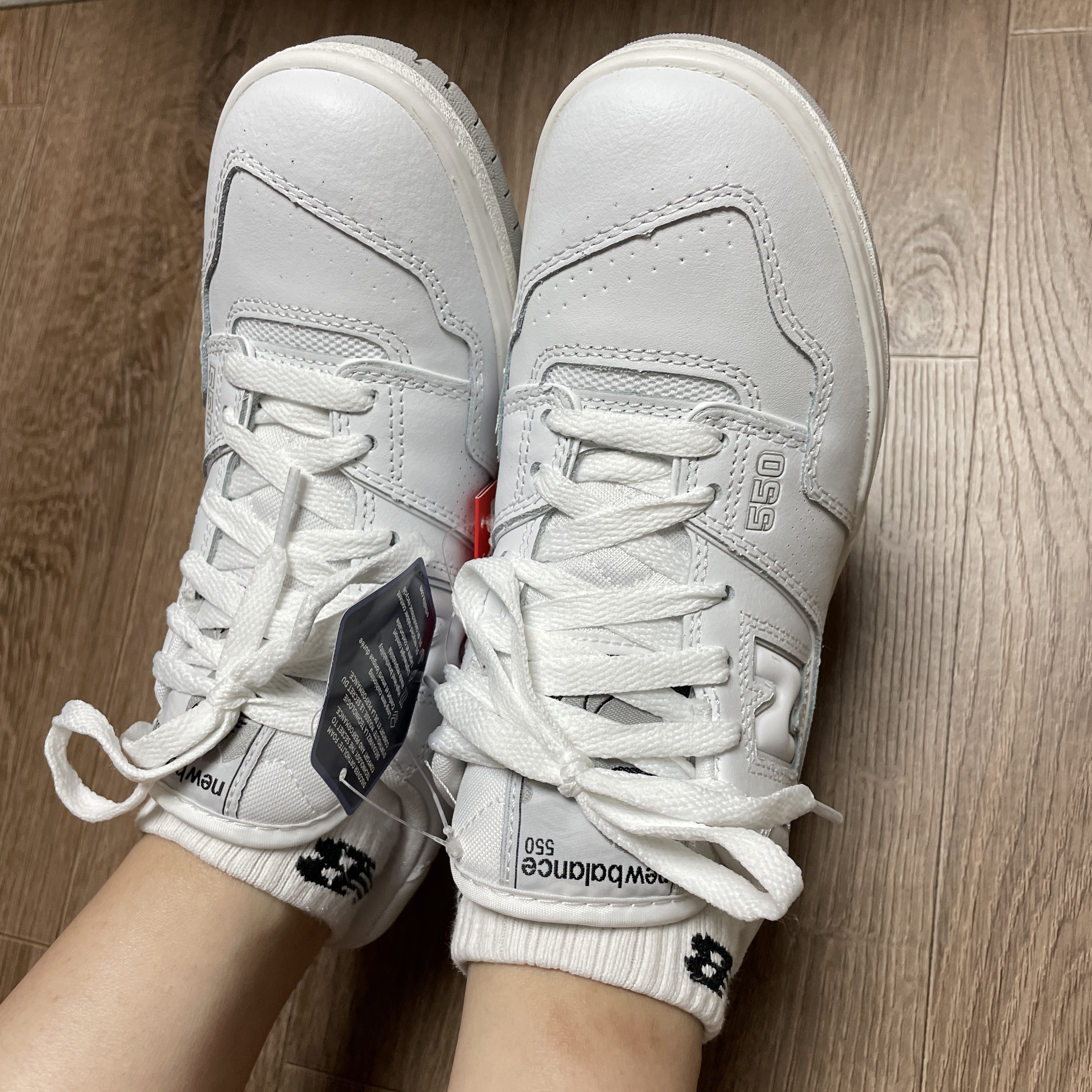 New Balance 550 White - 2E Wide 착용 스타일 - 4