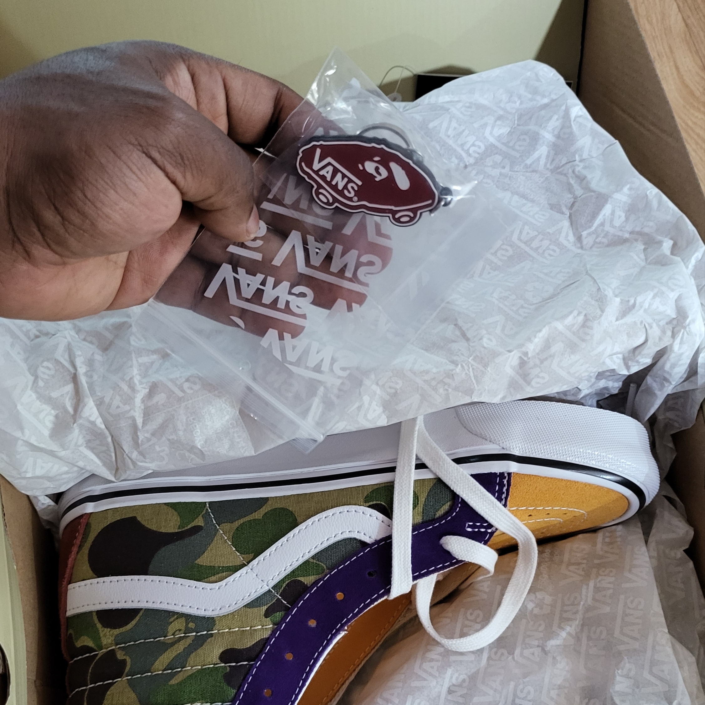 Vans x BAPE Sk8-Hi 38 DX Blue Multi 착용 스타일 - 4