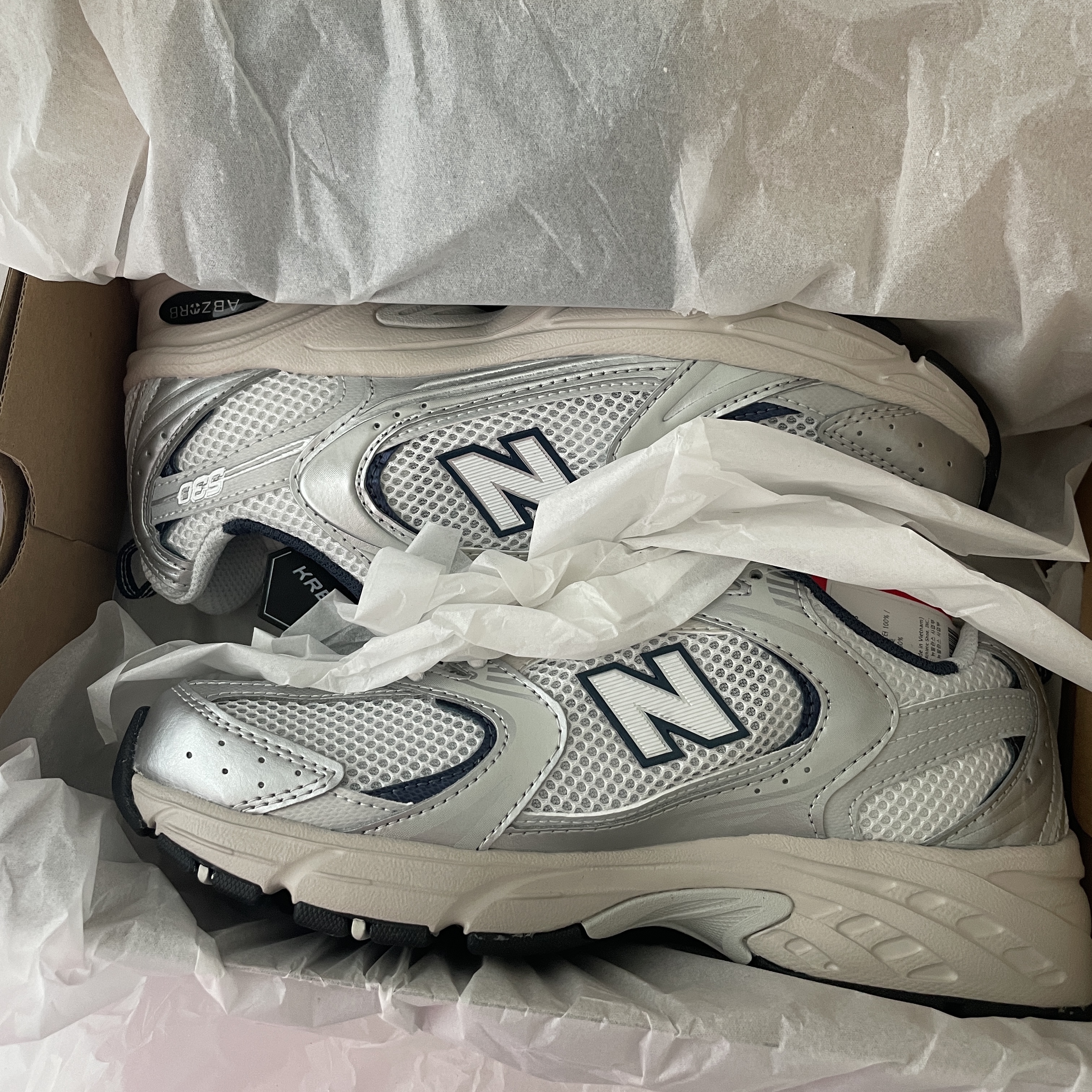 New Balance 530 Steel Grey 착용 스타일