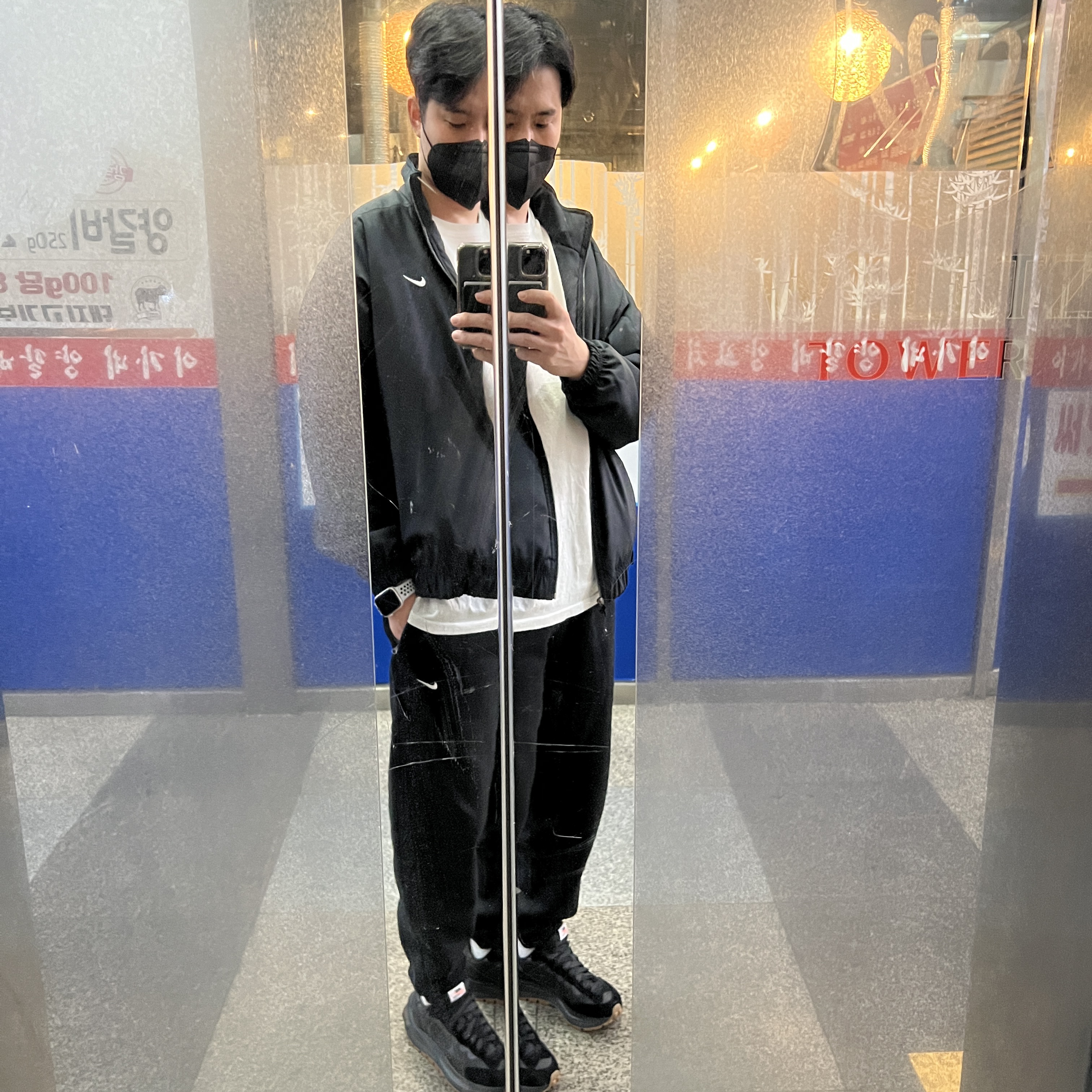 Nike NRG Solo Swoosh Satin Bomber Jacket Black Doll - Asia, Nike NRG Solo Swoosh Fleece Pants Black White - Asia 착용 스타일