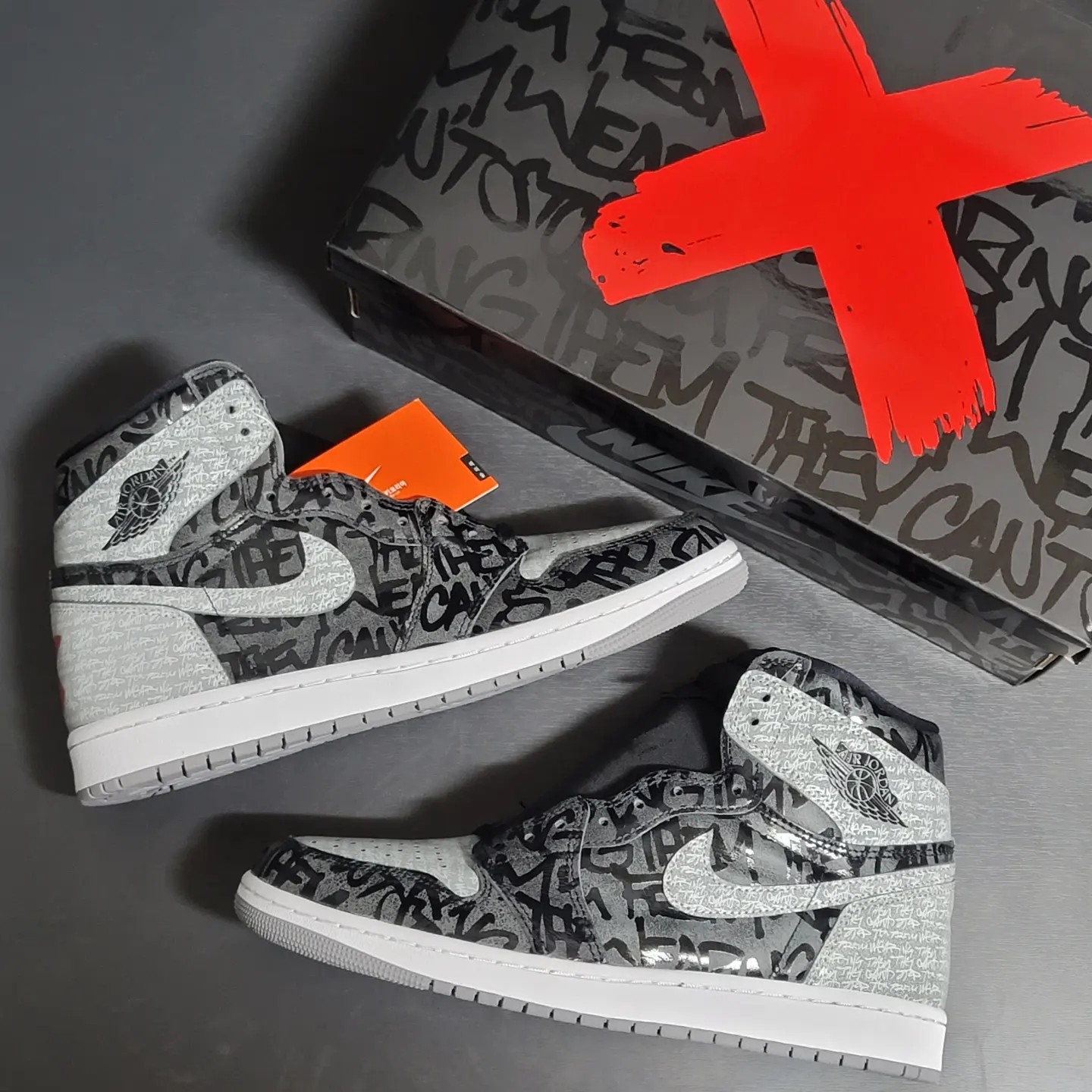 Jordan 1 Retro High OG Rebellionaire 착용 스타일 - 1