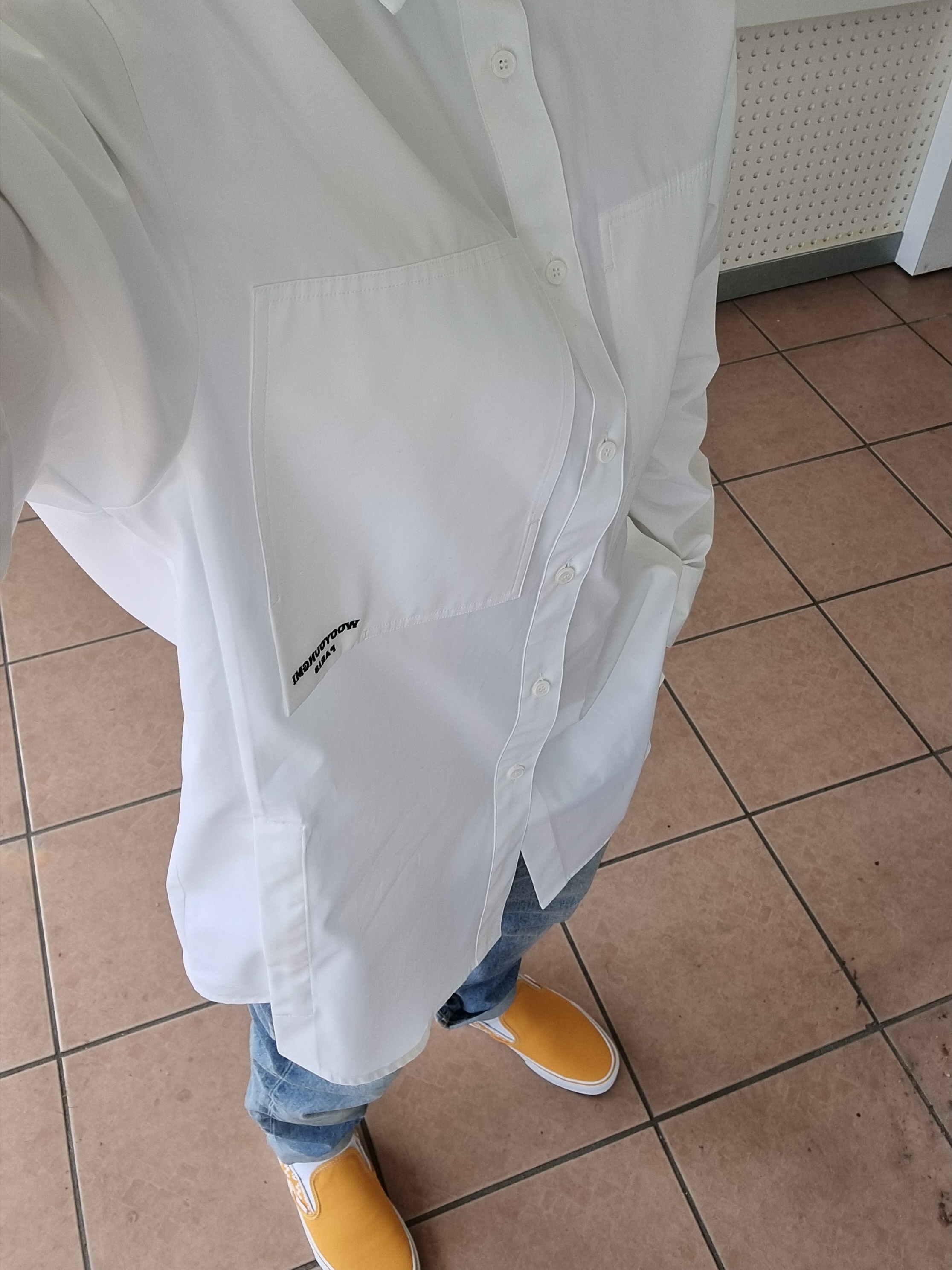 Vans Classic Slip-On Golden Nugget 착용 스타일 - 2