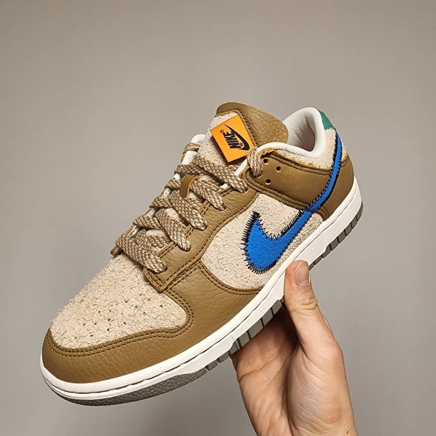 Nike x Size? Dunk Low Dark Driftwood Photo Blue 착용 스타일 - 1