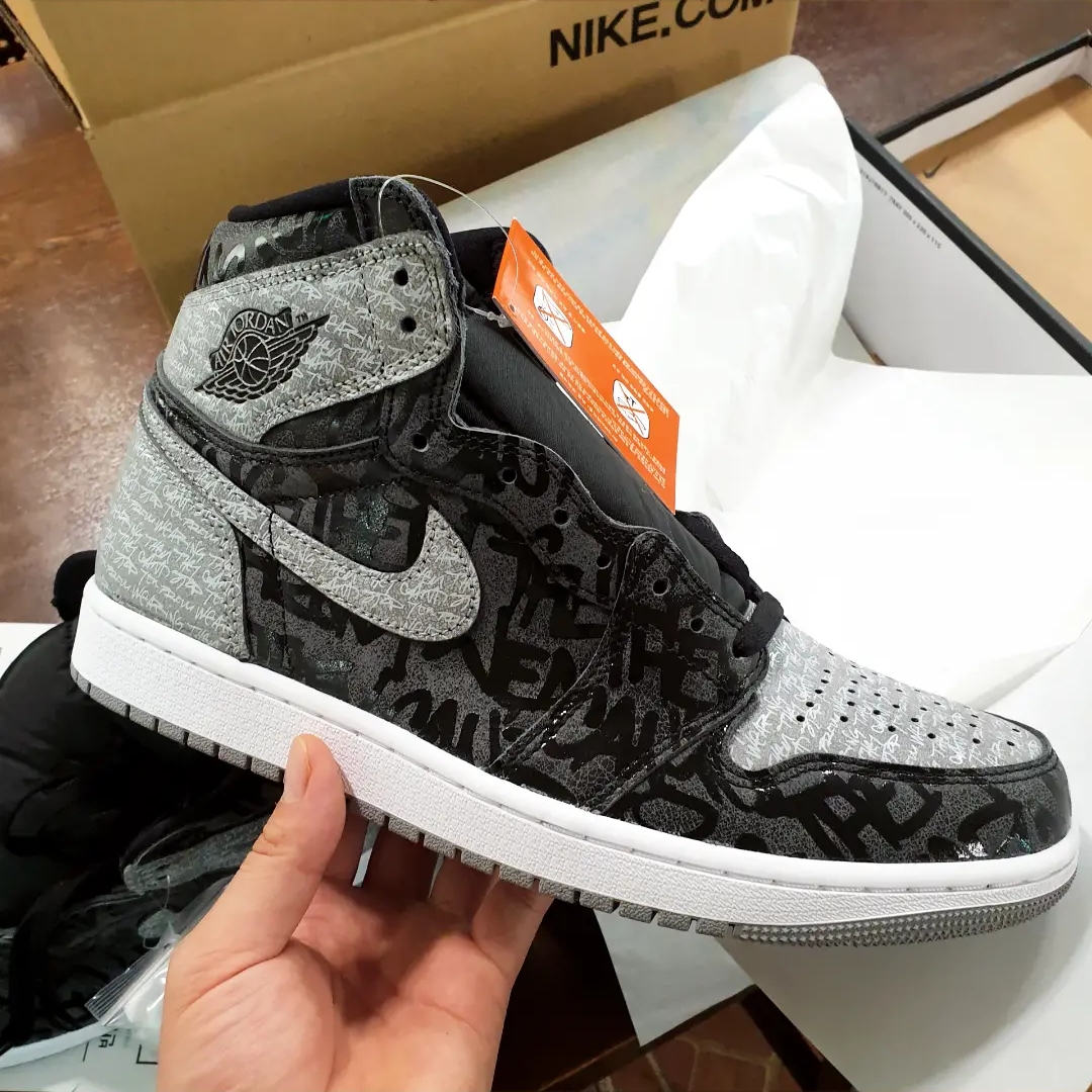 Jordan 1 Retro High OG Rebellionaire 착용 스타일