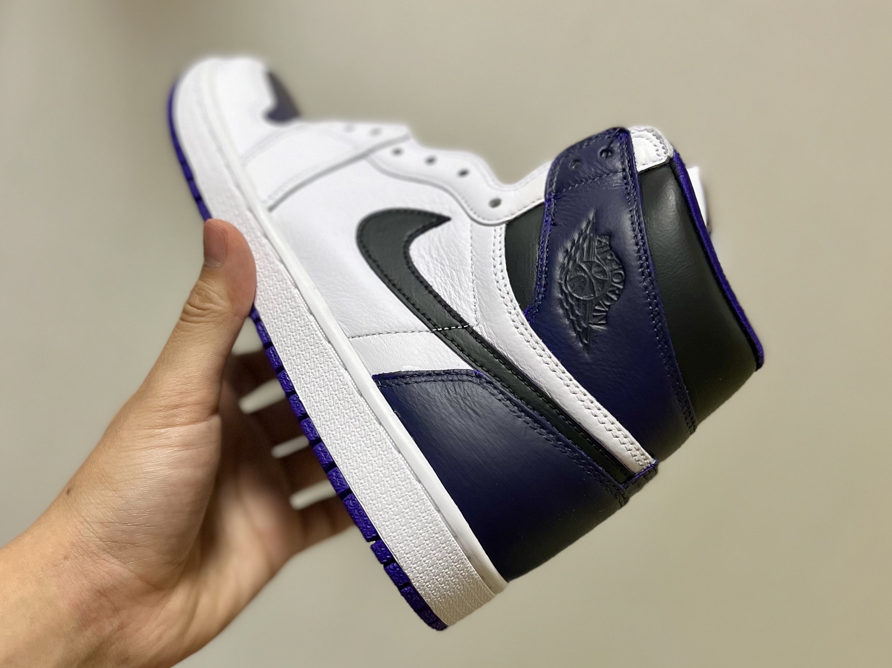 (W) Jordan 1 High OG Court Purple 착용 스타일 - 1