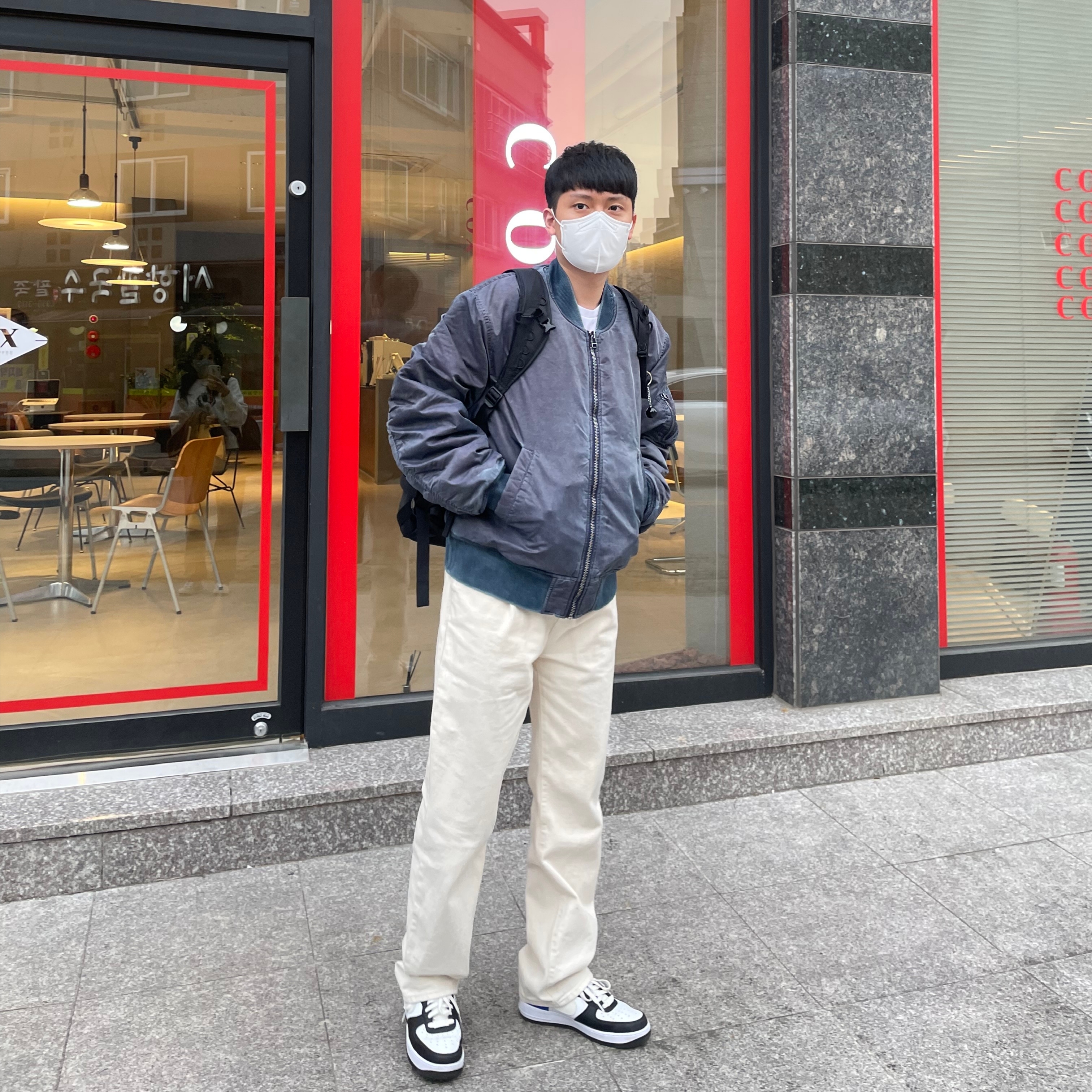 Stussy Dyed Nylon Bomber Navy, Nike Air Force 1 '07 Low White 착용 스타일 - 1