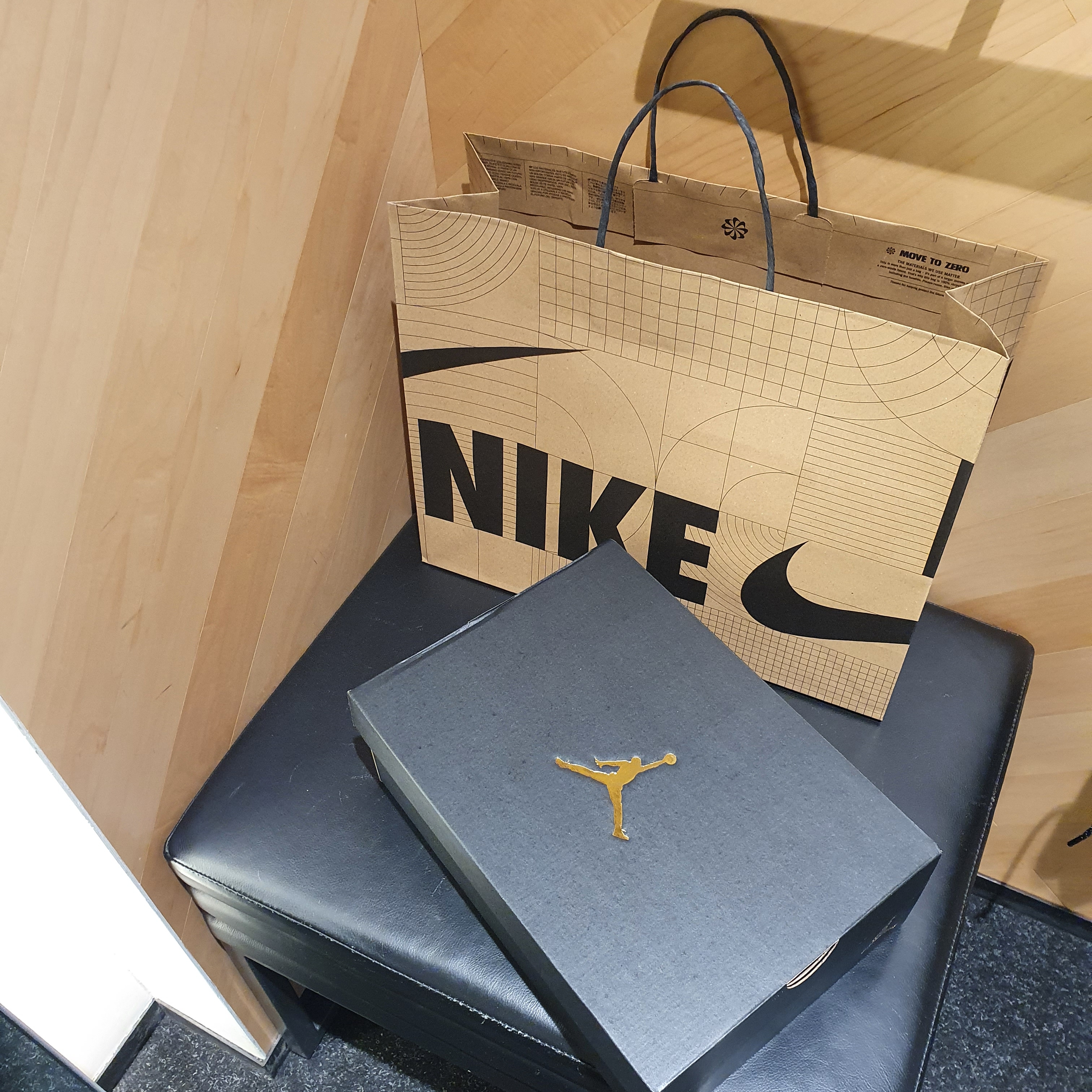Jordan 1 Mid College Grey 착용 스타일 - 1