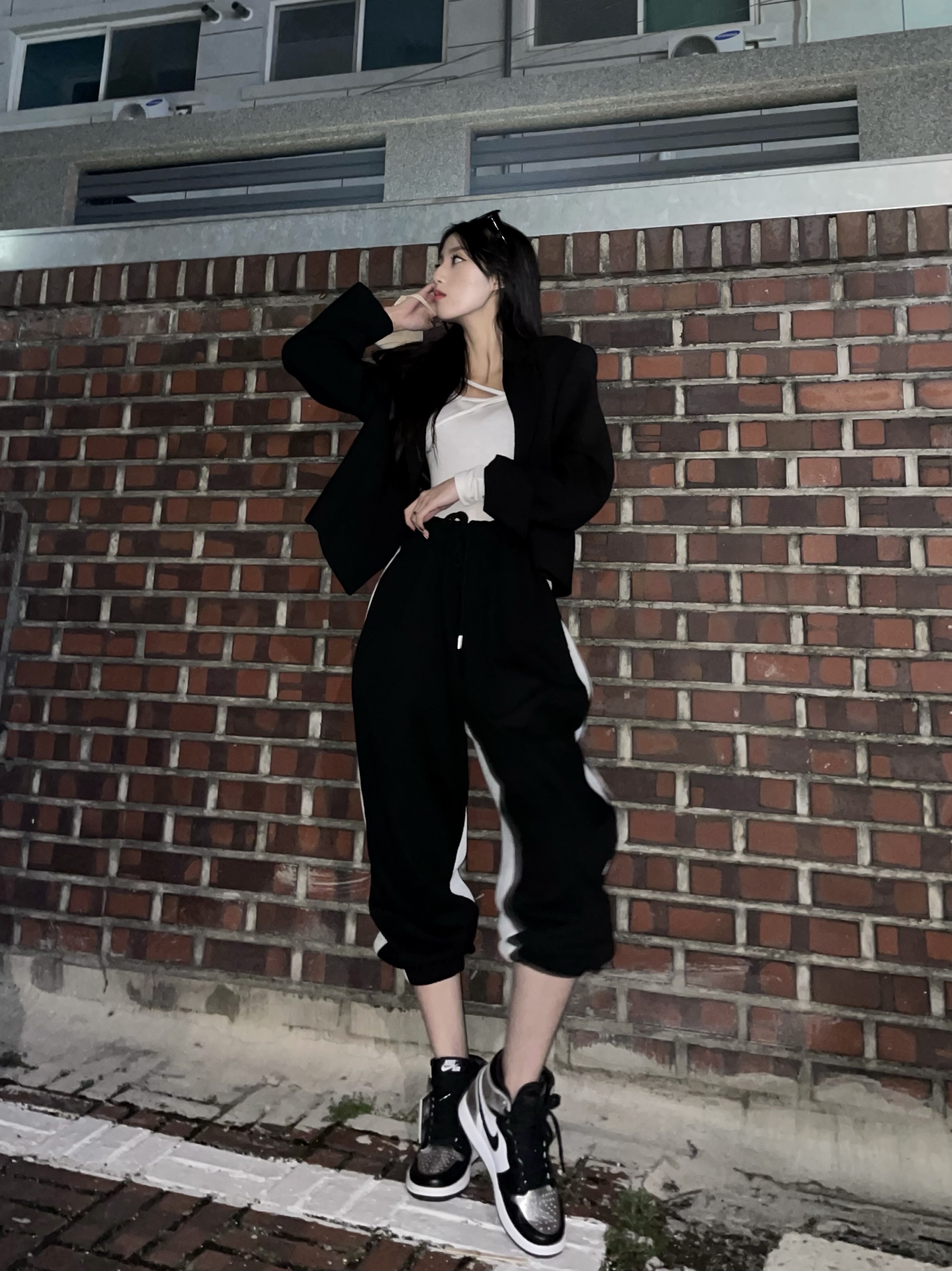 (W) Jordan 1 Retro High OG Silver Toe 착용 스타일 - 1