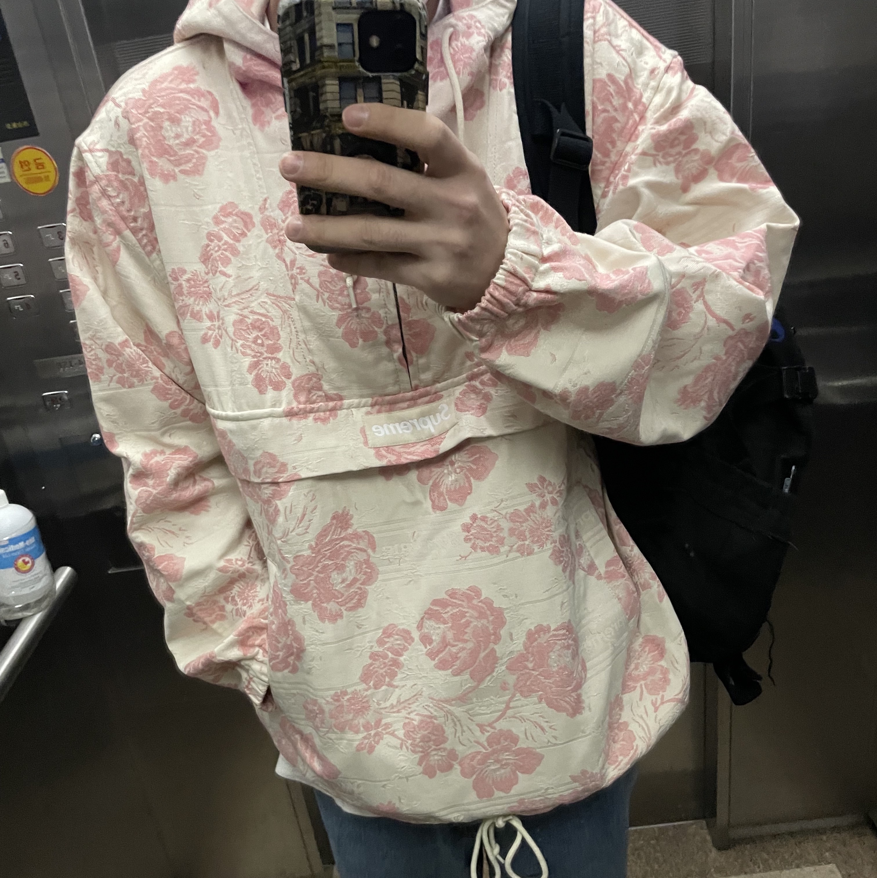 Supreme Floral Tapestry Anorak Pink - 21SS 착용 스타일