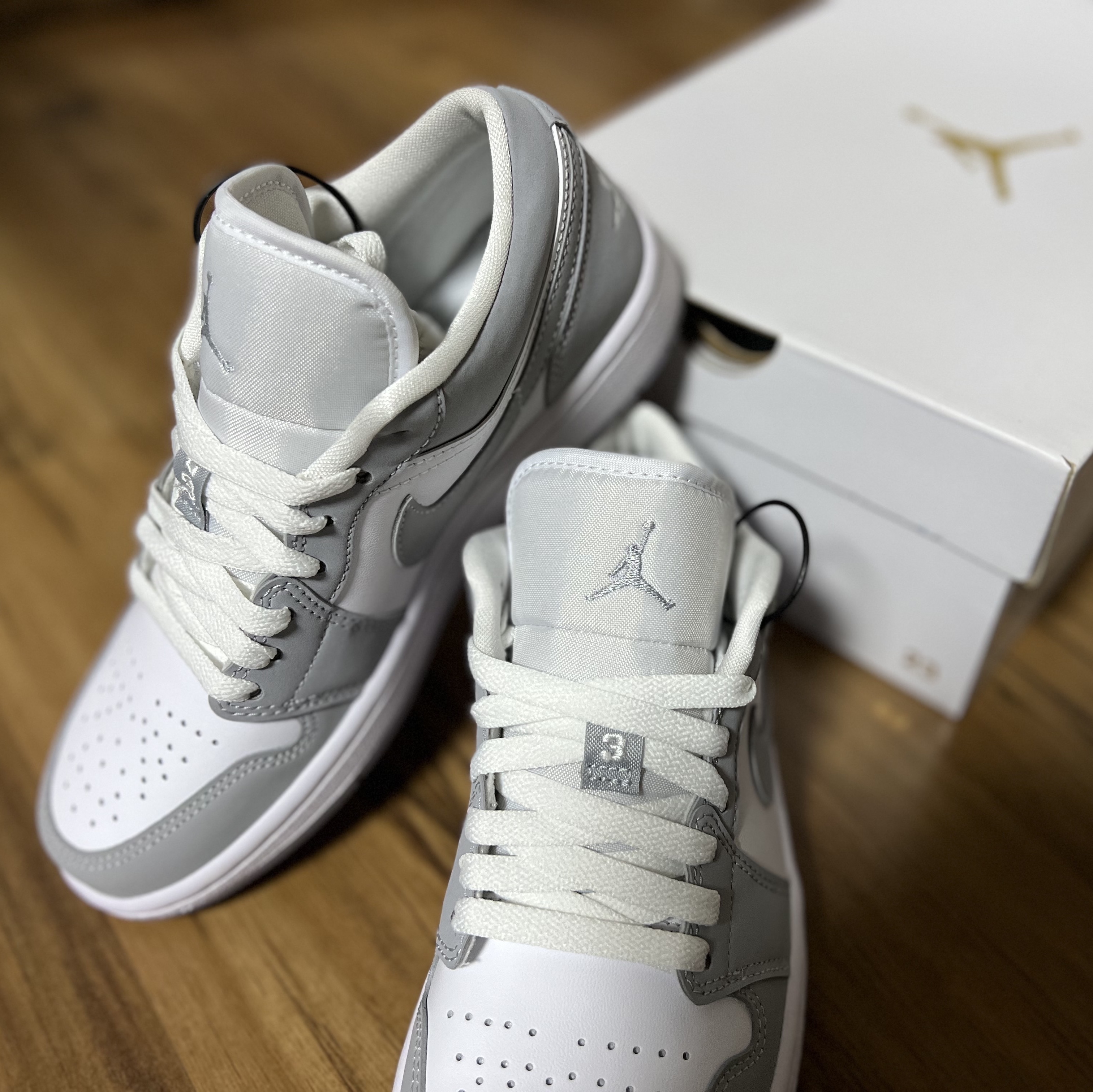(W) Jordan 1 Low White Wolf Grey 착용 스타일