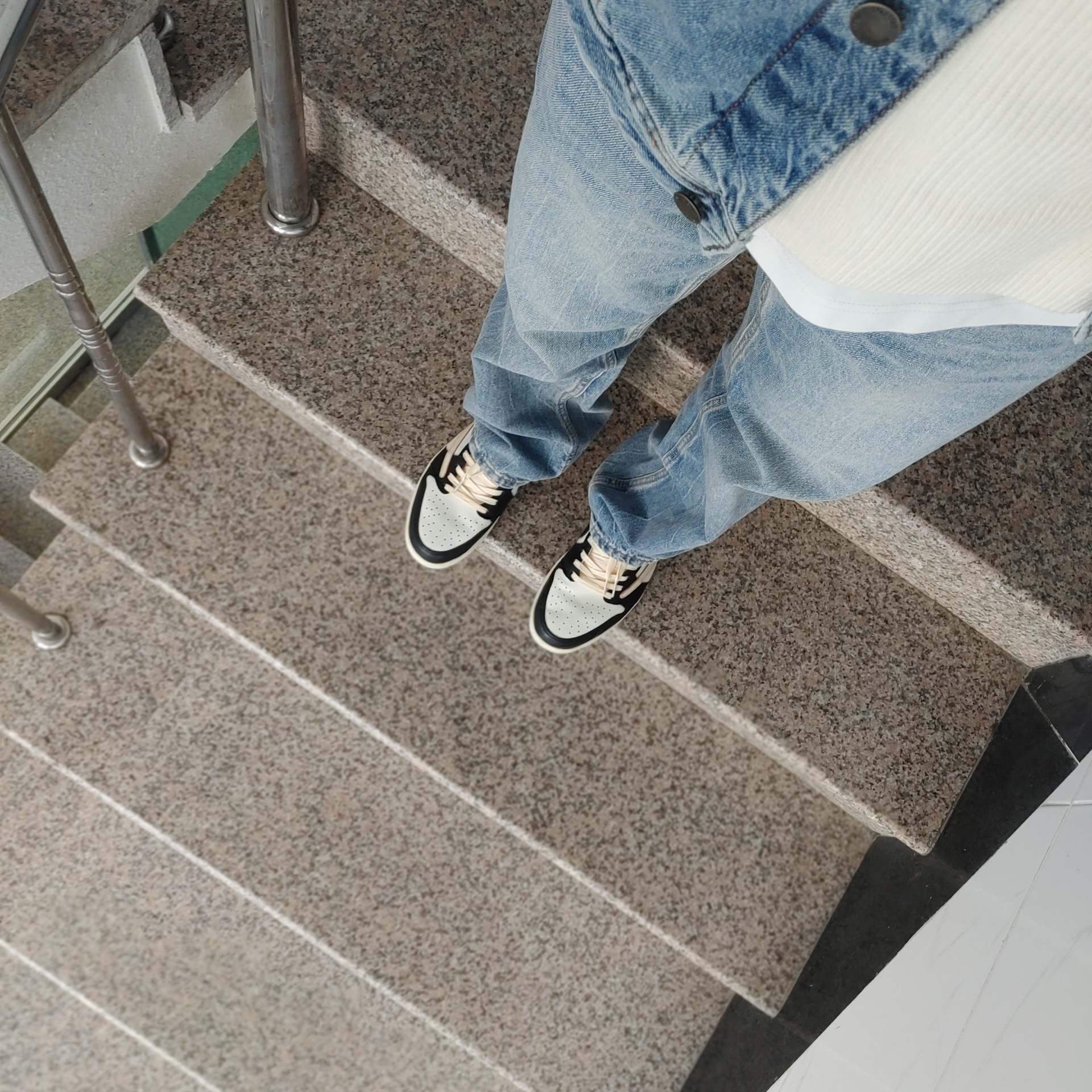 Jordan 1 x Travis Scott x Fragment Retro Low OG SP Military Blue 착용 스타일
