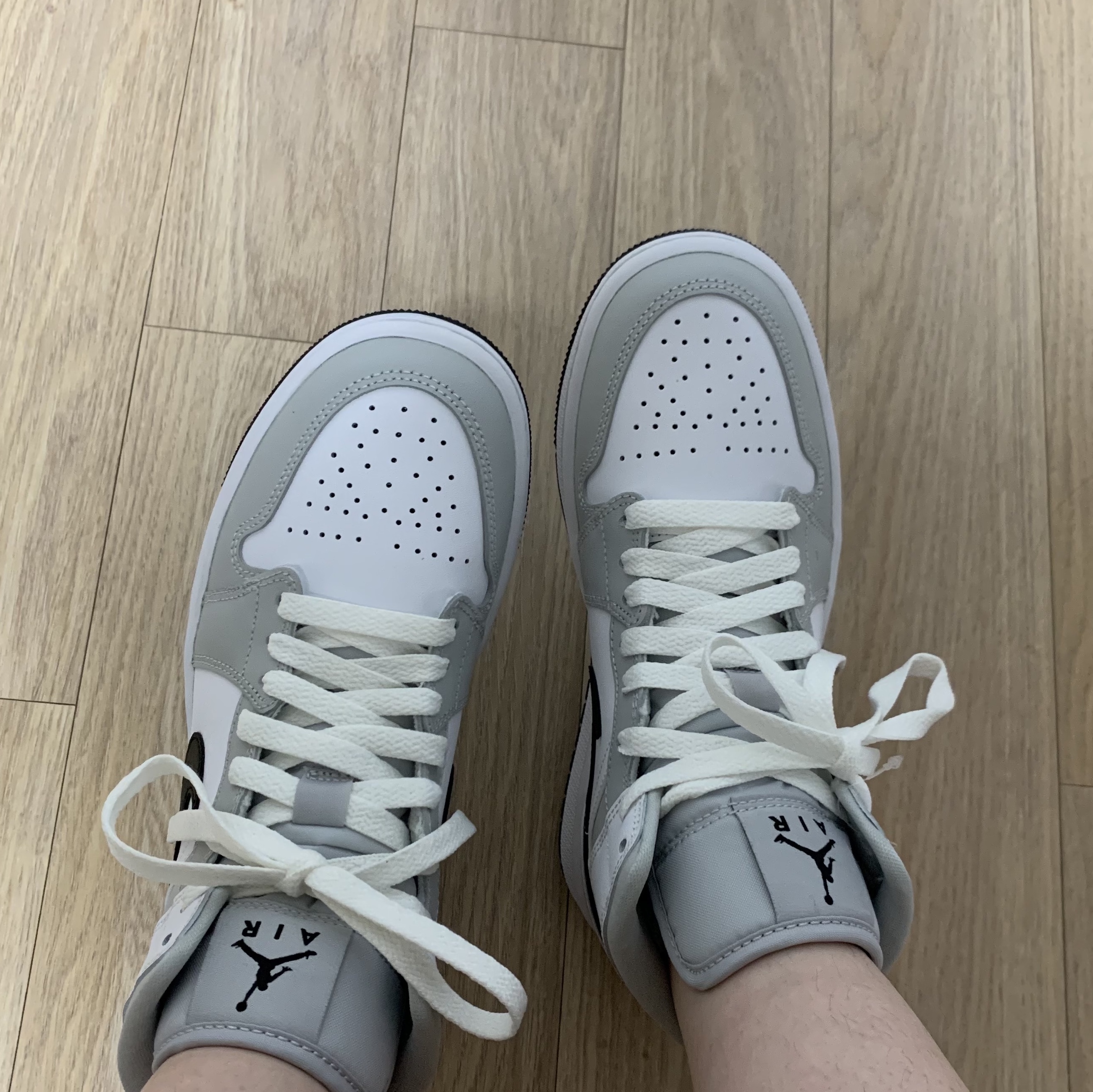 (W) Jordan 1 Mid Grey Fog 착용 스타일 - 2