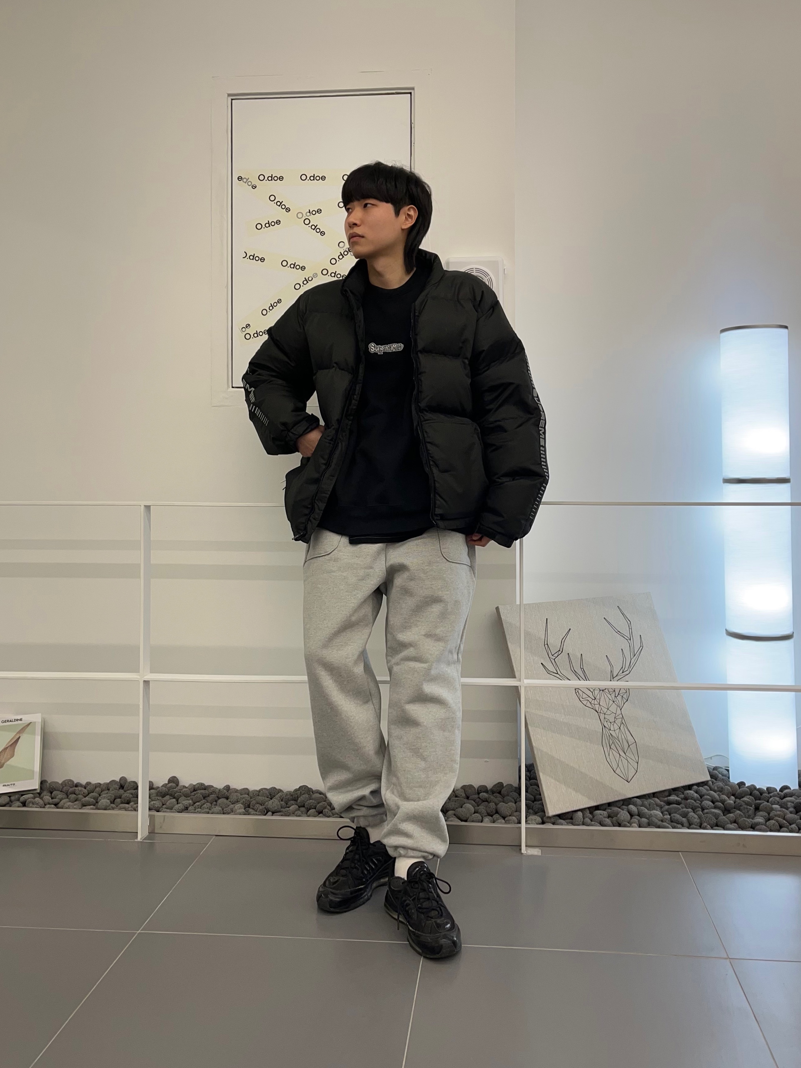 Nike x Supreme Air Max 98 Black 착용 스타일