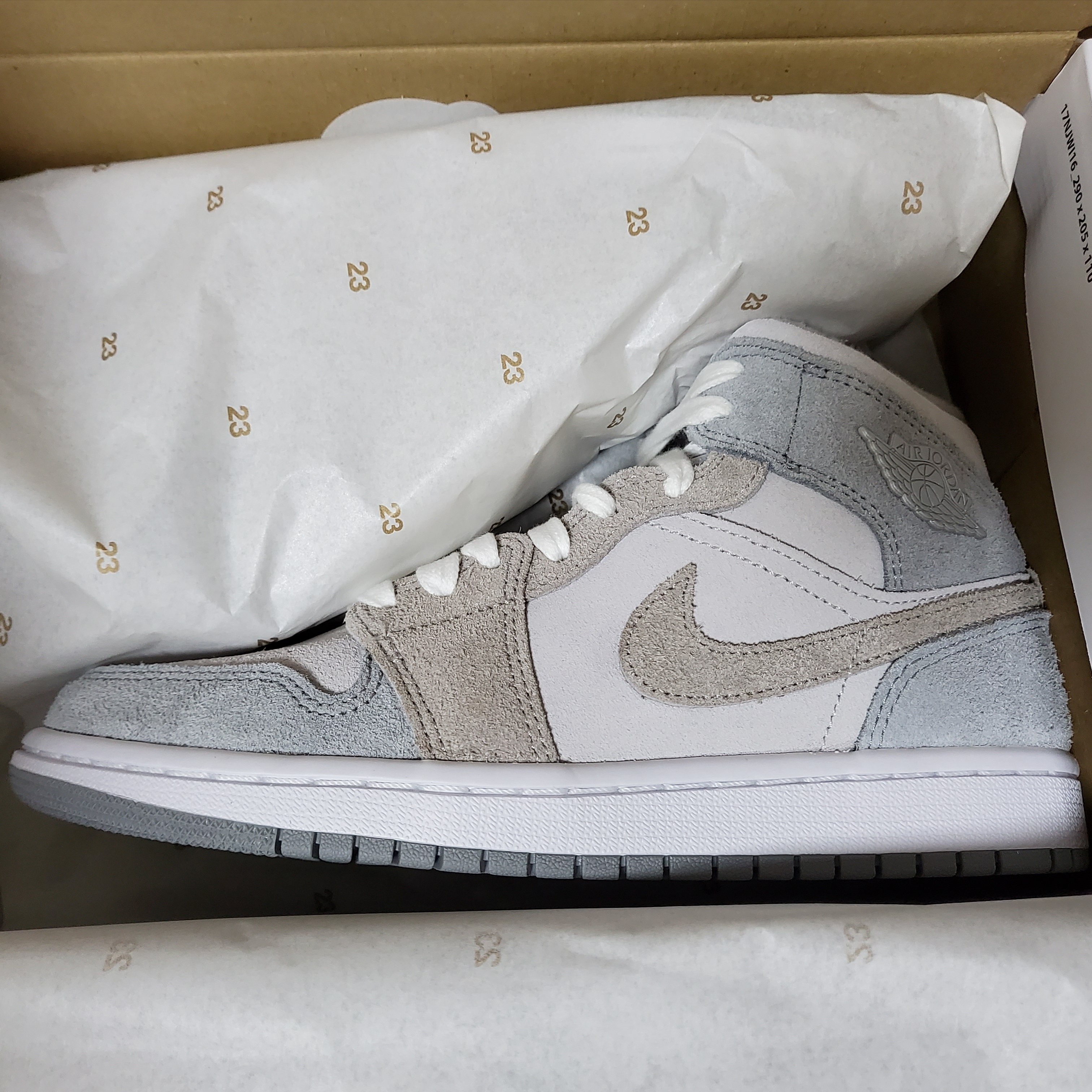 (W) Jordan 1 Mid SE Particle Grey 착용 스타일 - 2