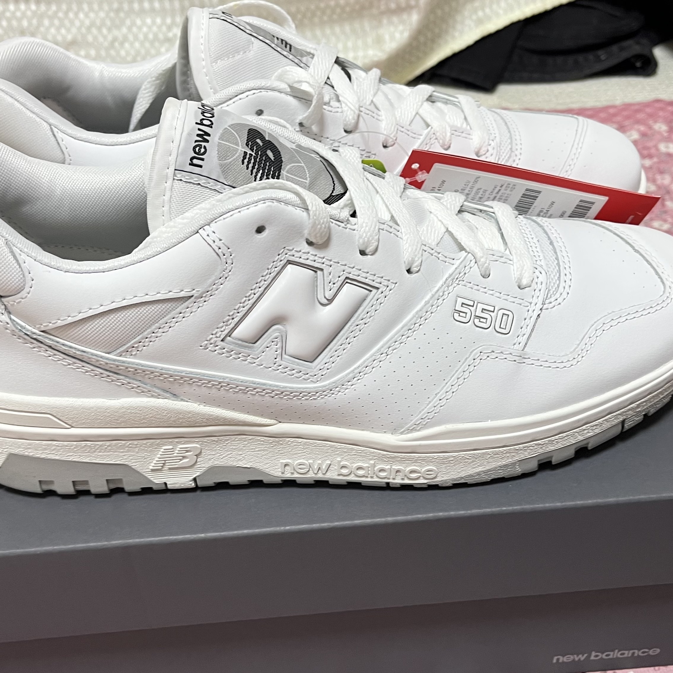 New Balance 550 White - D Standard 착용 스타일