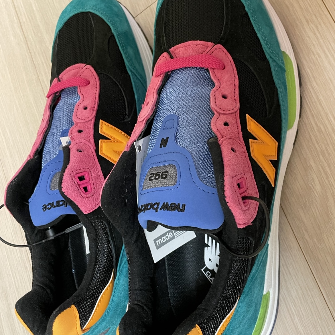 New Balance 992 Made in USA Tidepool Pink 착용 스타일