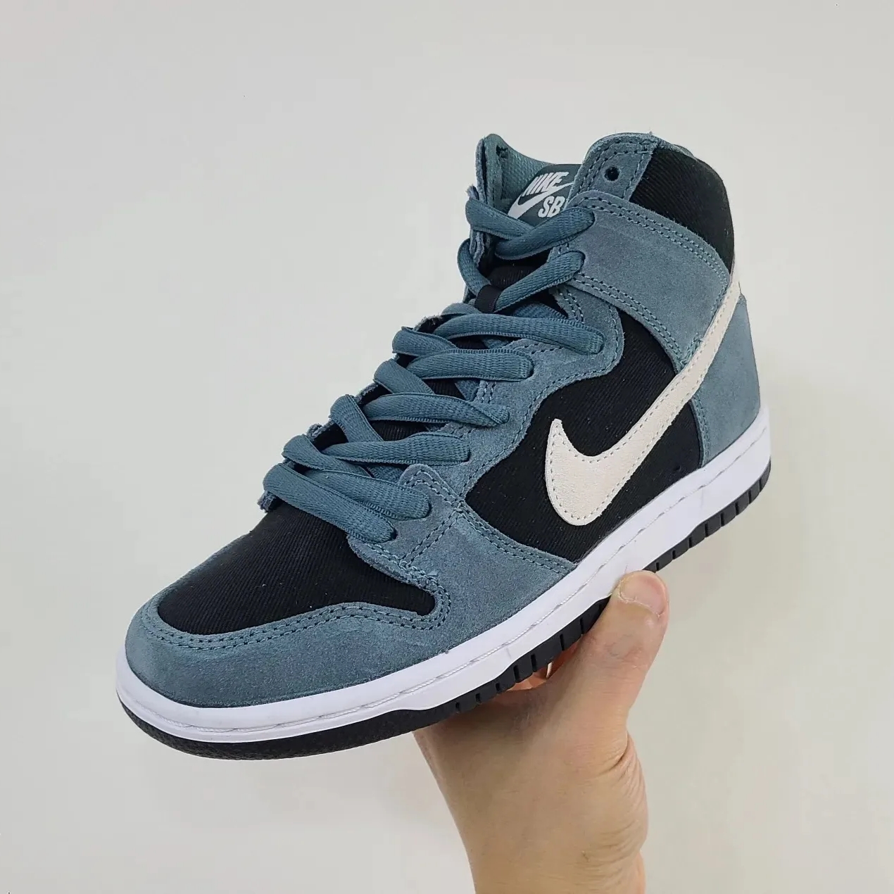 Nike SB Dunk High Pro Mineral Slate Suede 착용 스타일 - 1