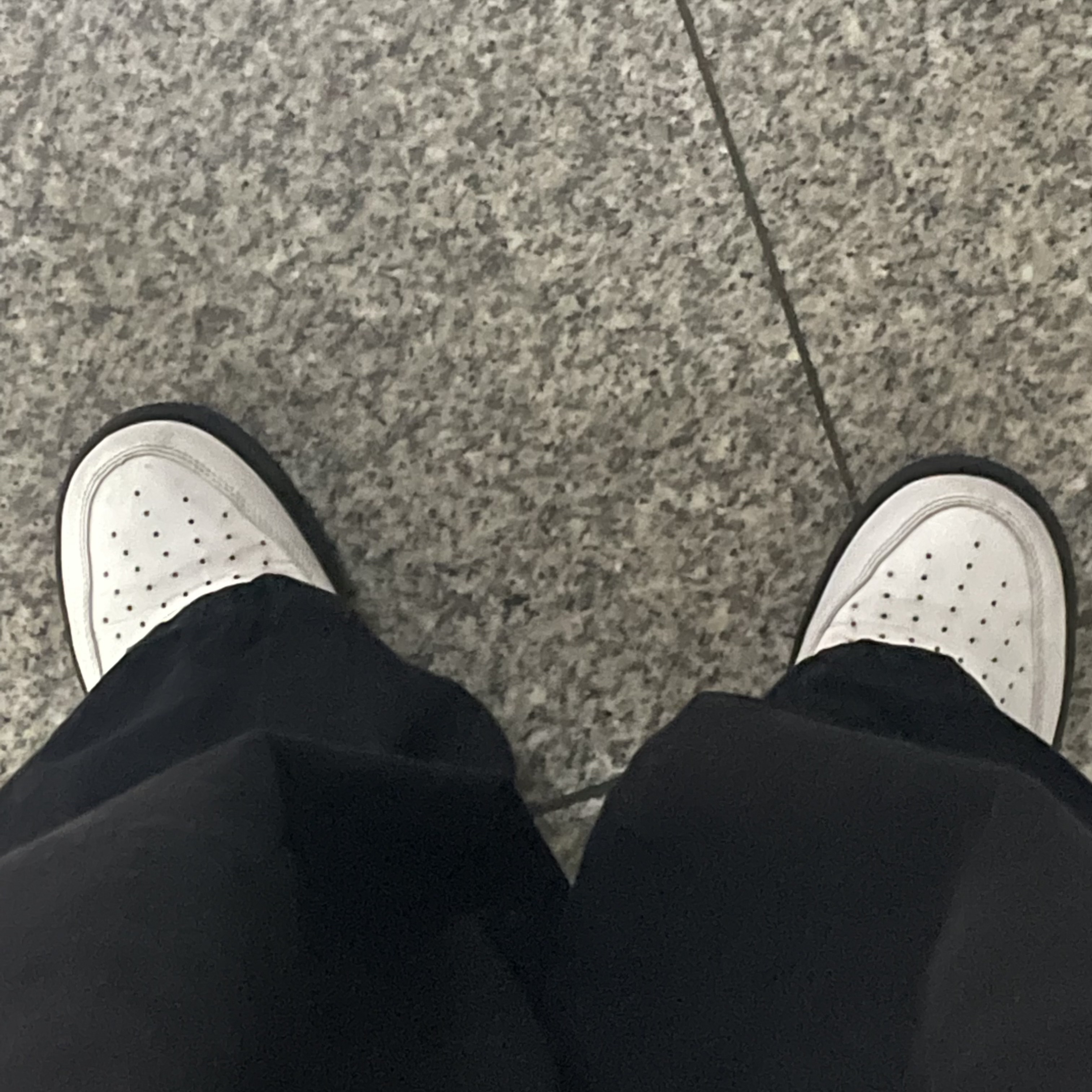 Nike Air Force 1 Low White Black Midsole 착용 스타일