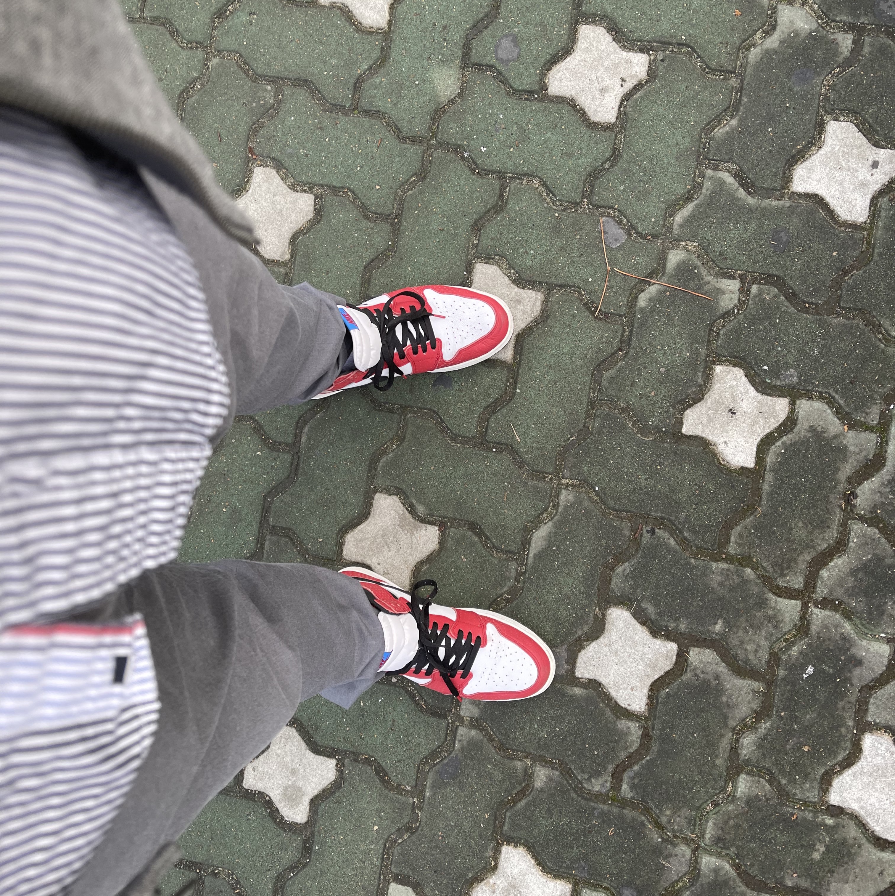 Jordan 1 Retro High Spider-Man Origin Story 착용 스타일 - 1